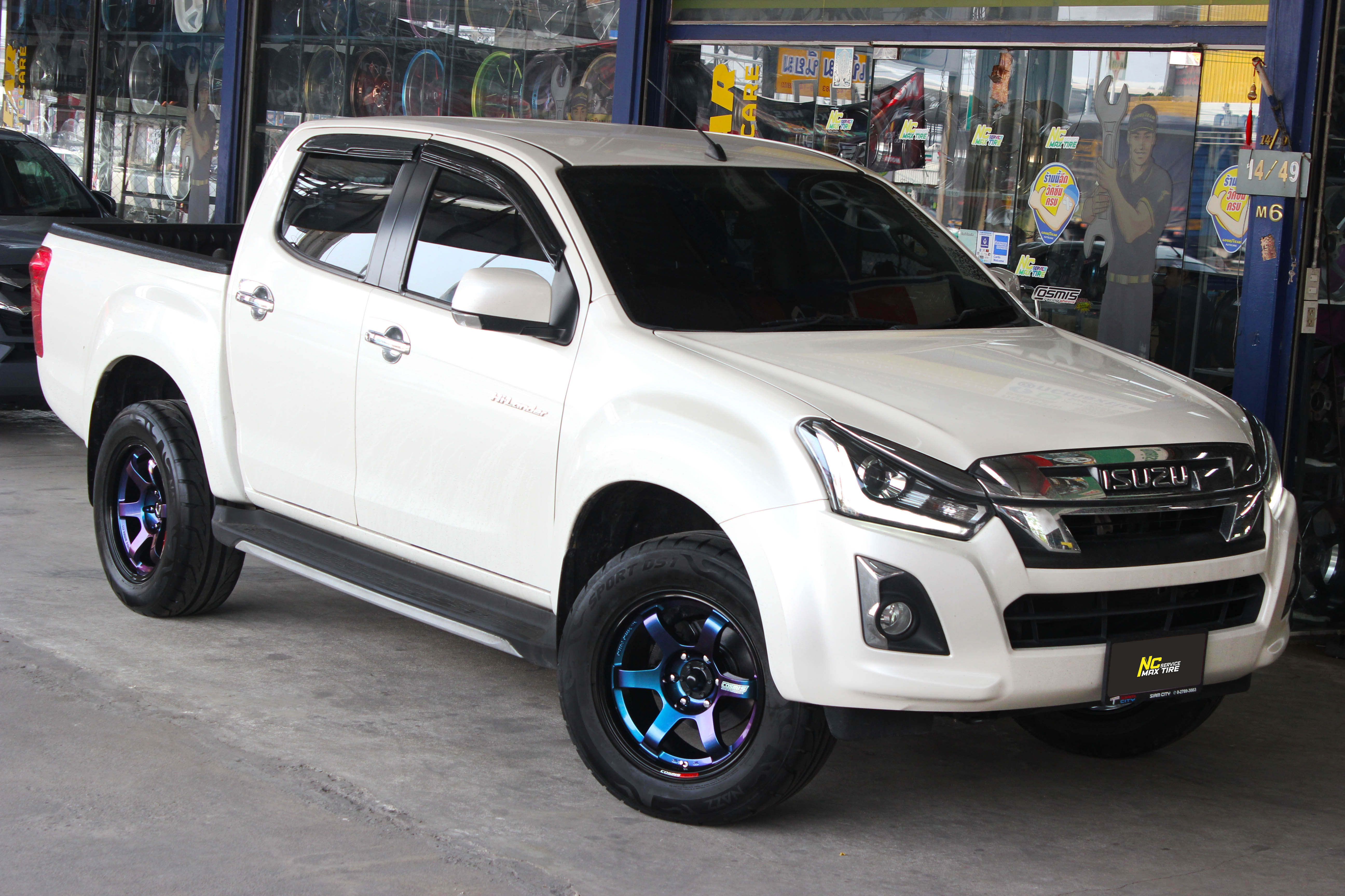 Isuzu D-max / ล้อแม็กขอบ18 / ล้อแม็กสวยๆ / ล้อแม็กรถกระบะตัวสูง / Cosmis / RG-06S / ล้อแม็กสีพิเศษ / Custom Color / Power Blue / 18x9.0 6H139.7 ET0 / ล้อแม็กสีน้ำเงินเฉดพาวเวอร์+ขอบดำเงา+เพลท / NC