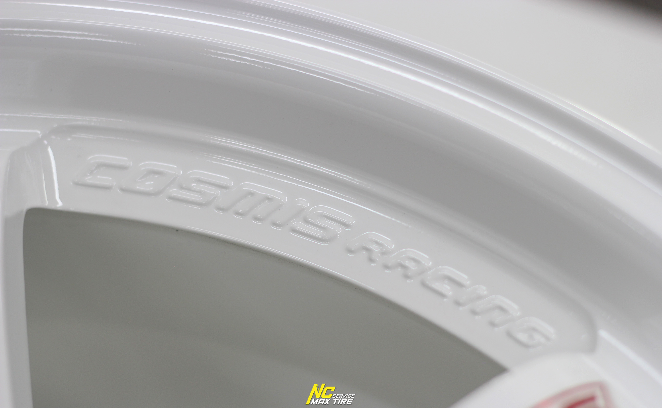 ล้อแม็กขอบ18 / Cosmis / RG06S / ล้อแม็กสีขาว / 18×9.0 6H139.7 ET0