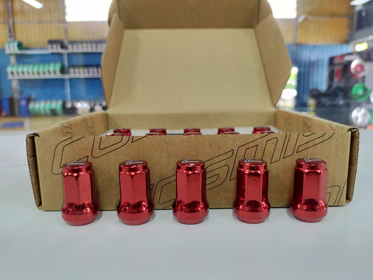 น็อตสีล้อรถยนตร์ เกลียว 1.5 มิล PREMIUM NUTS (พร้อมบล็อก) 24ตัว/ชุด