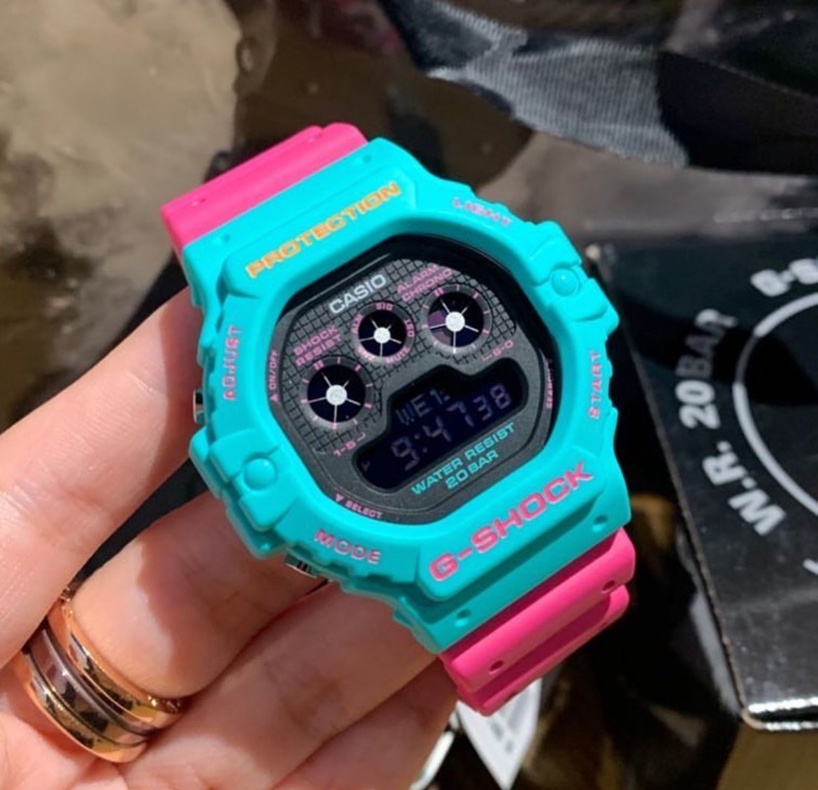 G-Shock สีพิเศษ Special Edition รุ่น DW-5900DN