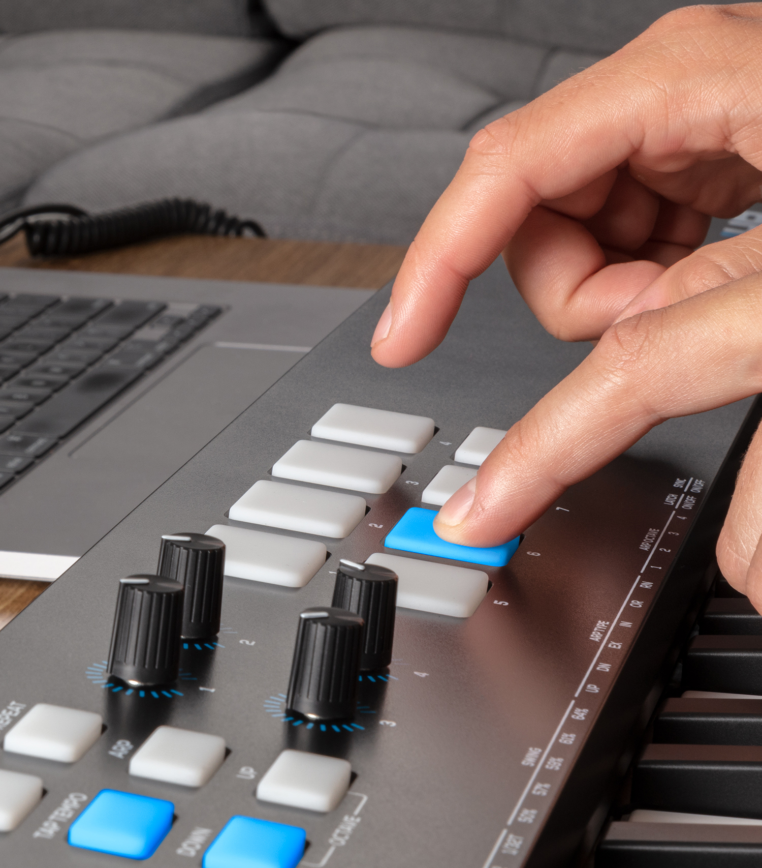 Alesis V49 MKII MIDI Controller 49 คีย์