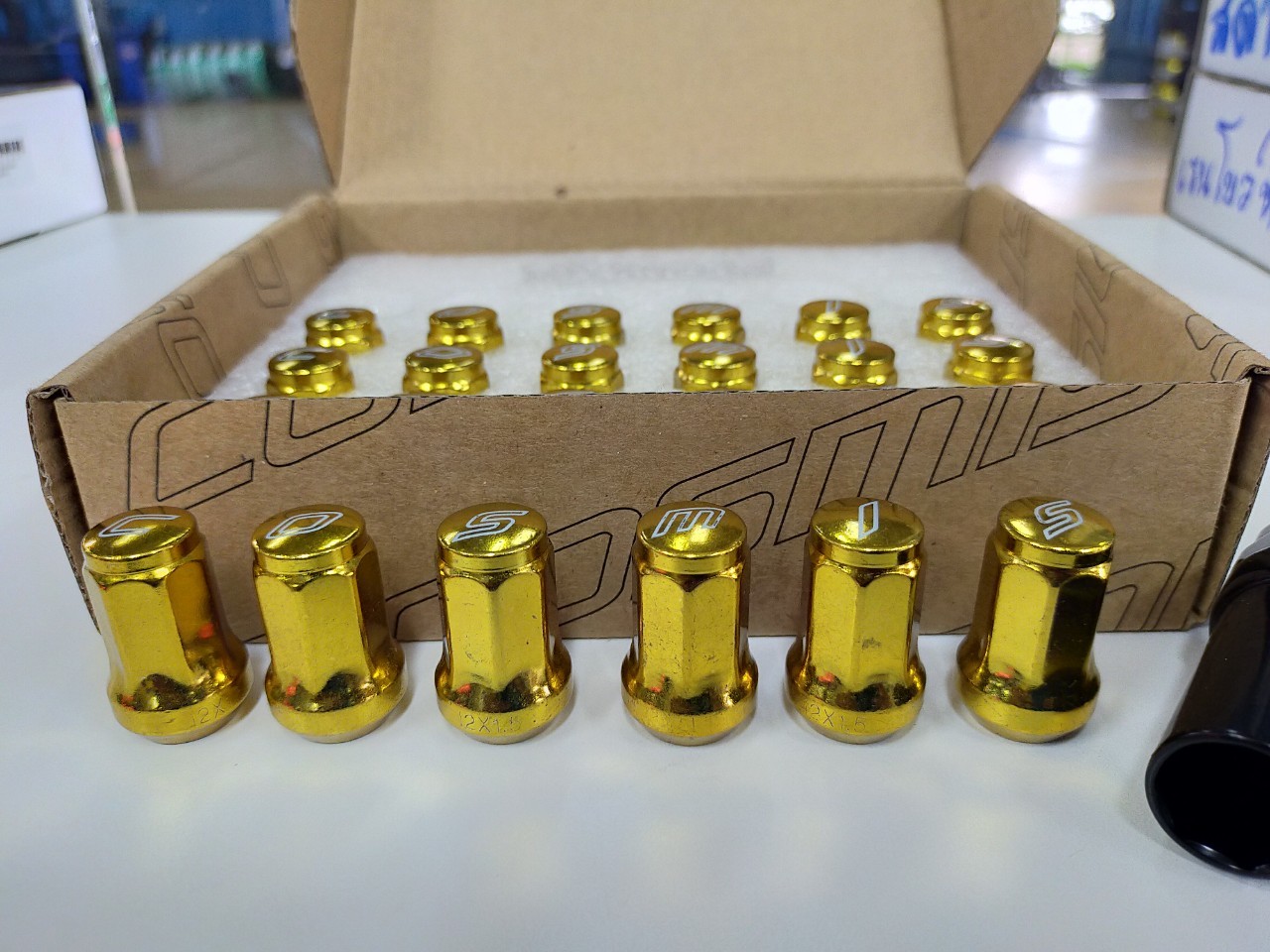 น็อตสีล้อรถยนตร์ เกลียว 1.5 มิล PREMIUM NUTS (พร้อมบล็อก) 24ตัว/ชุด