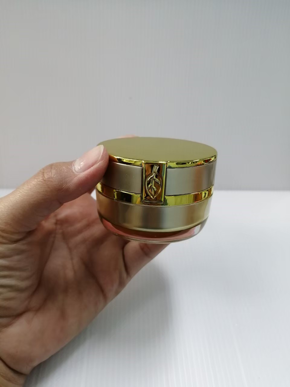 กระปุกรุ่นk0381สีทอง ฝาสีทองเงา ขนาด 15 ml.