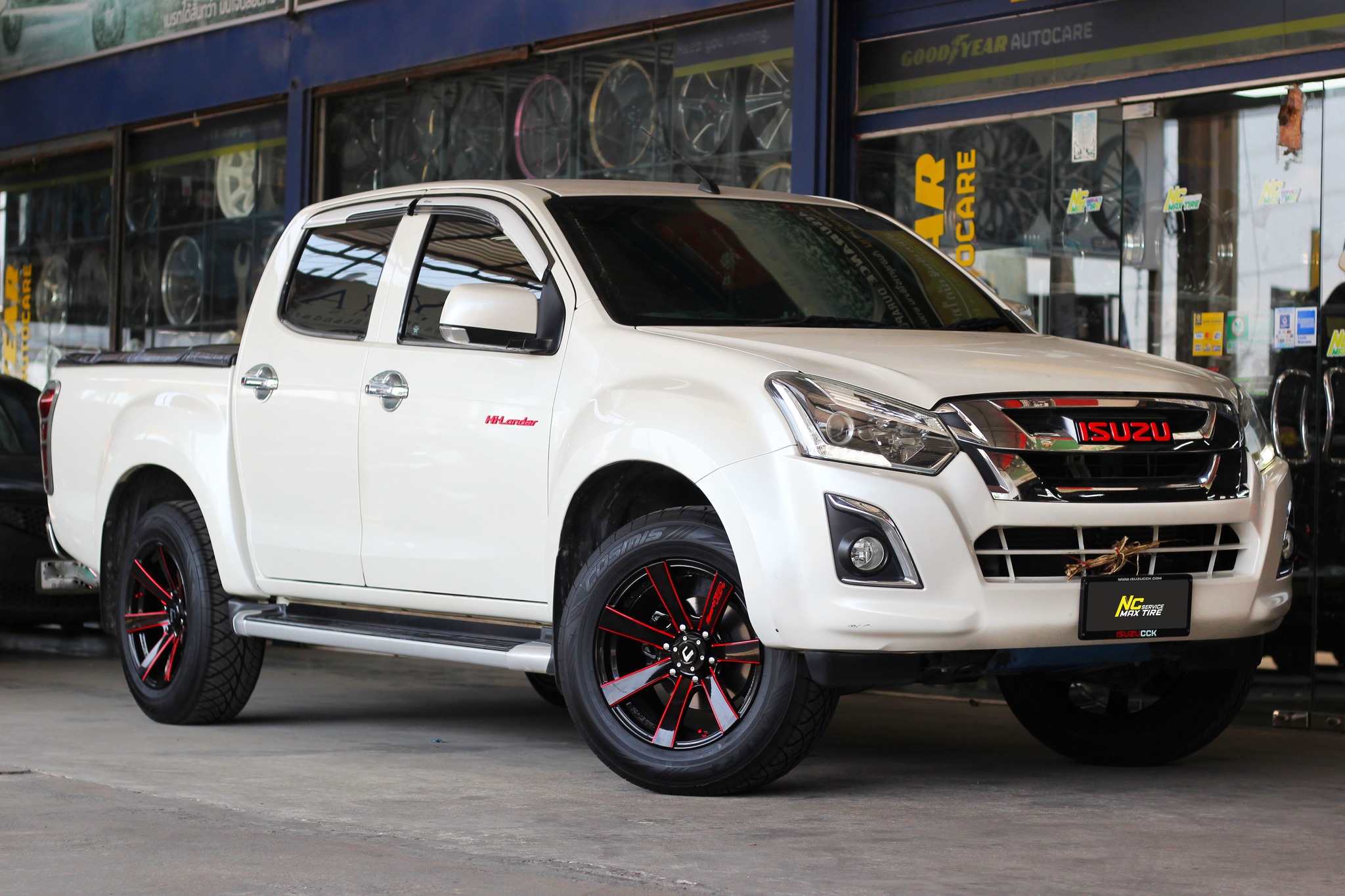 ISUZU D-MAX / ล้อแม็กขอบ18 / ล้อแม็กสำหรับรถกระบะ / Cosmis / FATTAH SPORT-VIP / 18x9.0 6H139.7 ET25 / T1RS / 265/60R18 / SUV / PPV / NC