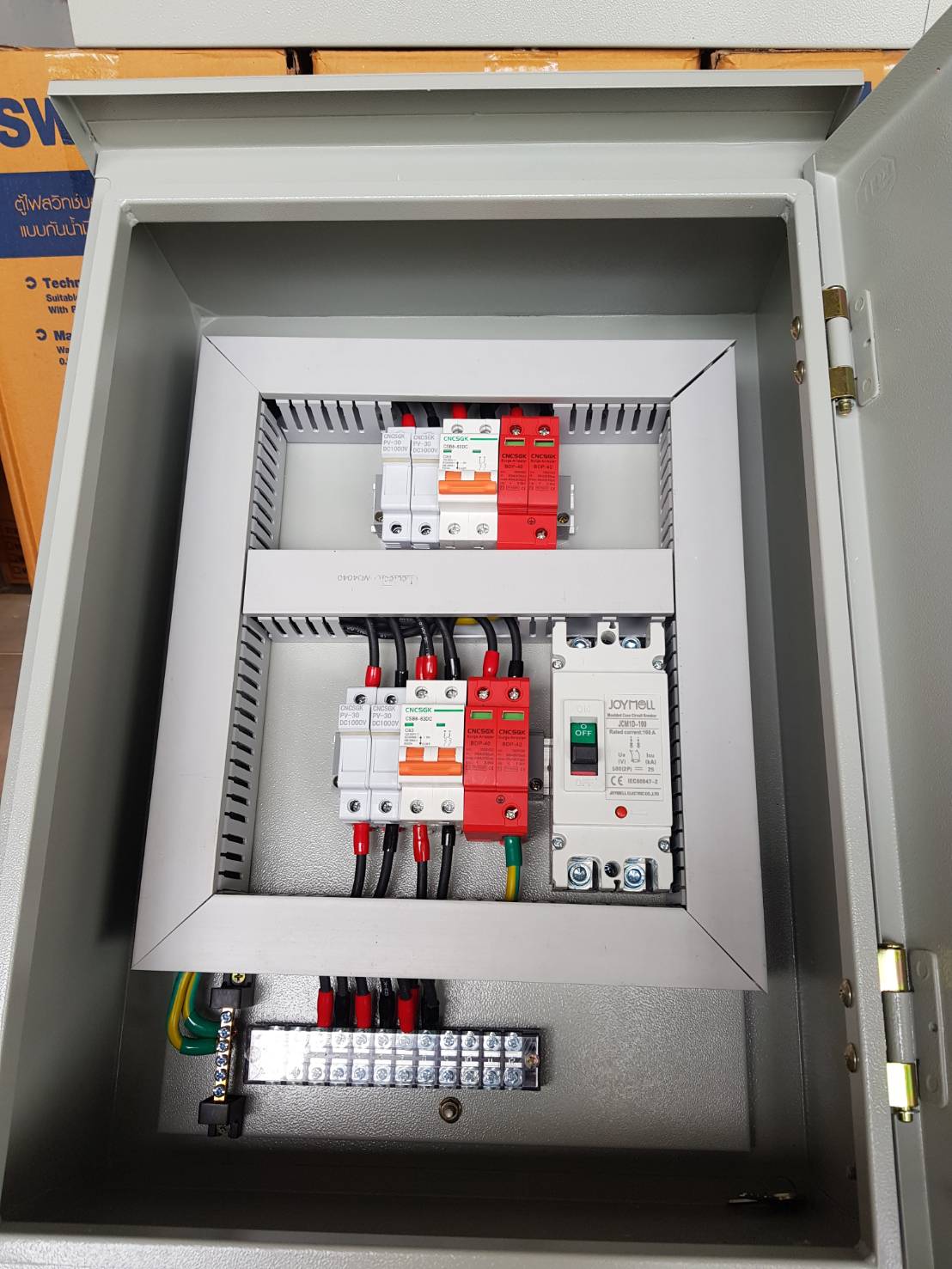 ตู้คอมบายเนอร์ Off grid/Hybrid solar combiner DC 2 string สำหรับระบบออฟกริดไฮบริด 3.5kw-5kw. 2สติง ชิ้น 2021-07-27 16:26:22 2023-12-01 14:46:08