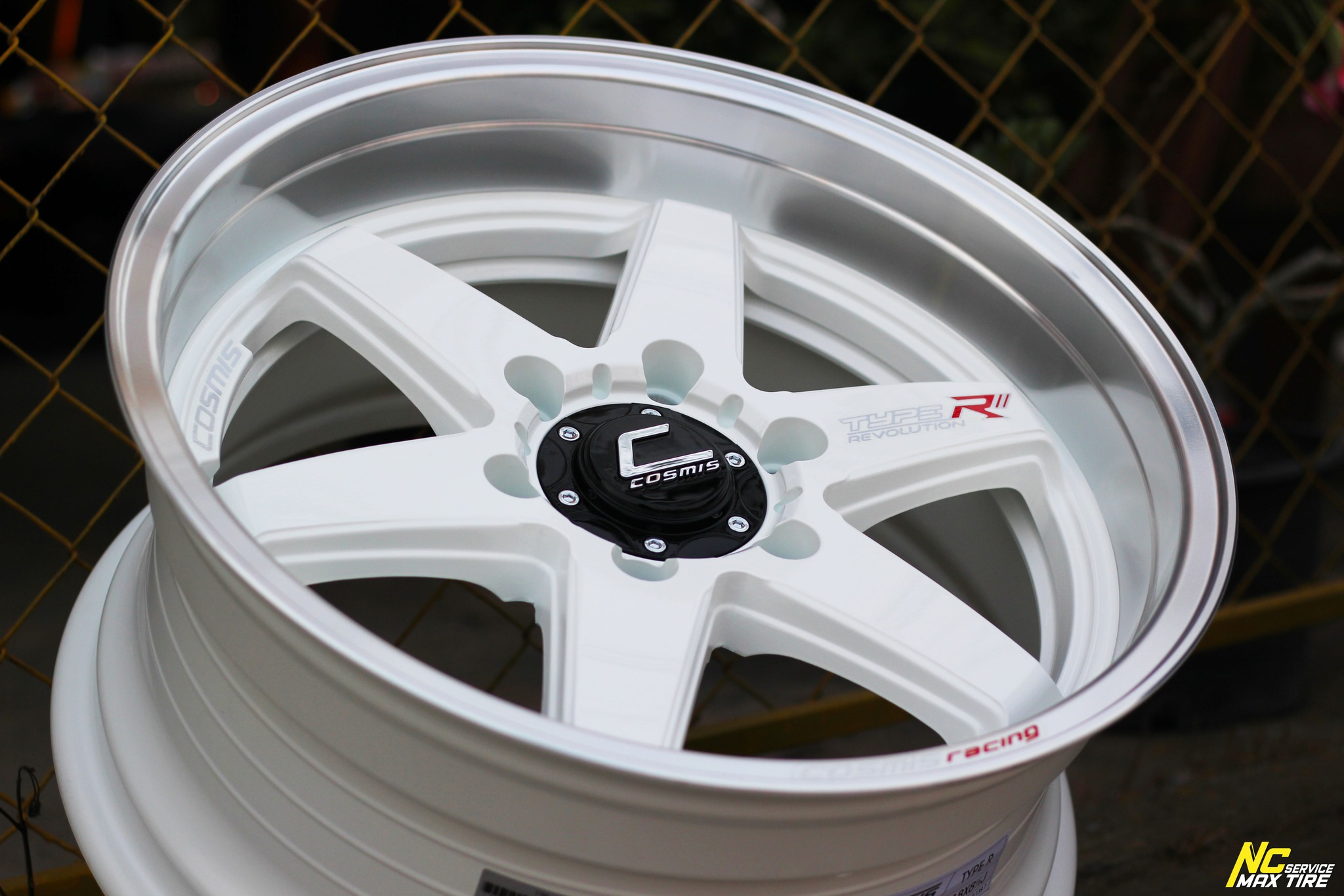 ล้อแม็กขอบ18 / Cosmis / Type-R Revolution / ล้อแม็กสีพิเศษ / 18x8.5 6H139.7 ET22 / CUSTOM COLOR / ล้อแม็กขาวทั้งวง+ขอบเงา+เพลท / ล้อแม็กสำหรับรถกระบะ