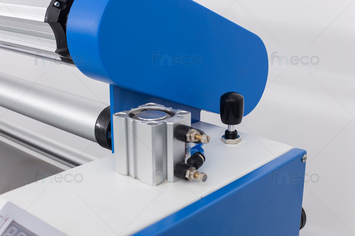 เครื่องเคลือบ ไฟฟ้า แบบอัตโนมัติ เครื่องรีดสติ๊กเกอร์ เครื่องเคลือบแผ่น เคลือบฟิล์ม เครื่องเคลือบบัตร พร้อมสแตนด์ ขนาด 1.6 เมตร