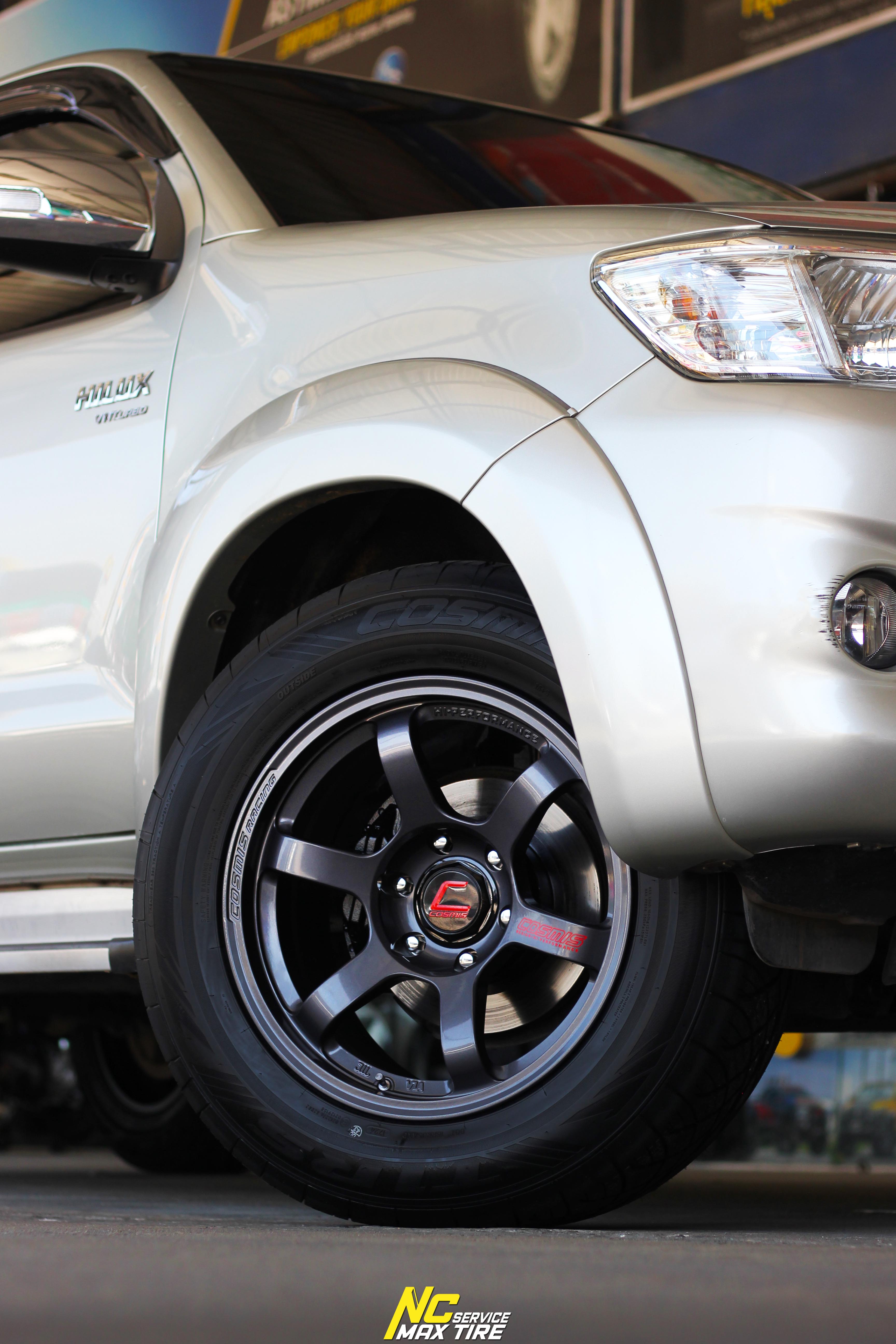 TOYOTA VIGO CHAMP / ล้อแม็กขอบ18 / Cosmis / RG-06SN / 18x9.0 6H139.7 ET0 / ล้อแม็กสีเทากัลเงาทั้งวงCNCหยอดตัวหนังสือแดงCNCตัวหนังสือที่ขอบ / T1RS / 265/60R18 / ล้อแม็กสำหรับรถกระบะ / ล้อแม็กสวยๆ / NCล้อแม็ก