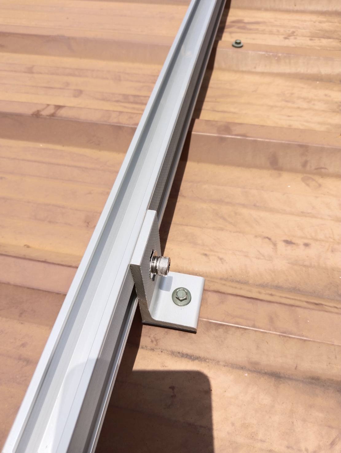 ผลงาน-ออกแบบ-ติดตั้งพร้อมขออนุญาตโซล่าเซลส์