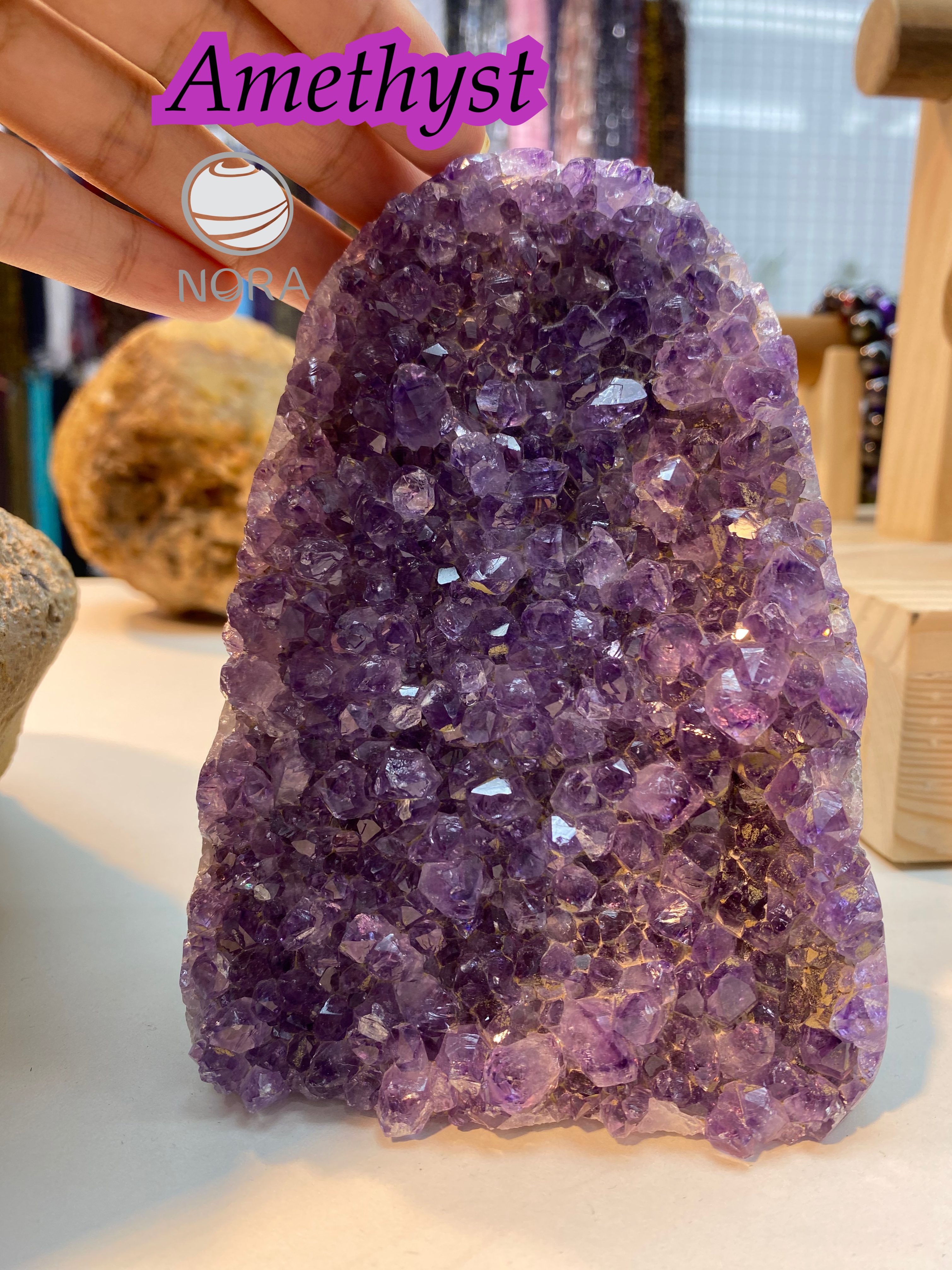 ก้อนพลอยดิบอเมทิสต์ (Amethyst) โพรงอเมทิสต์ ถ้ำอเมทิสต์