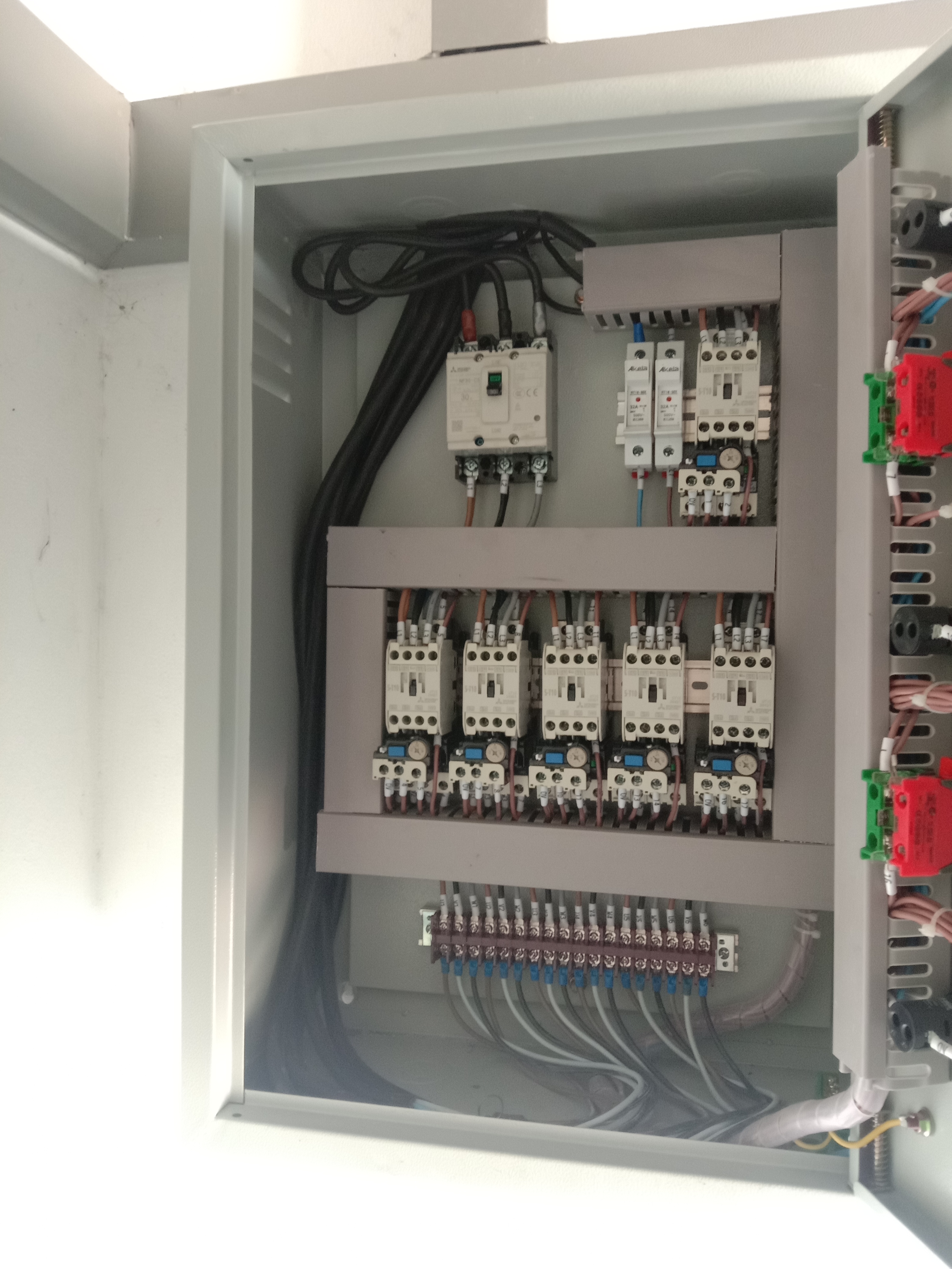 ผลงาน - ระบบตู้คอลโทรล