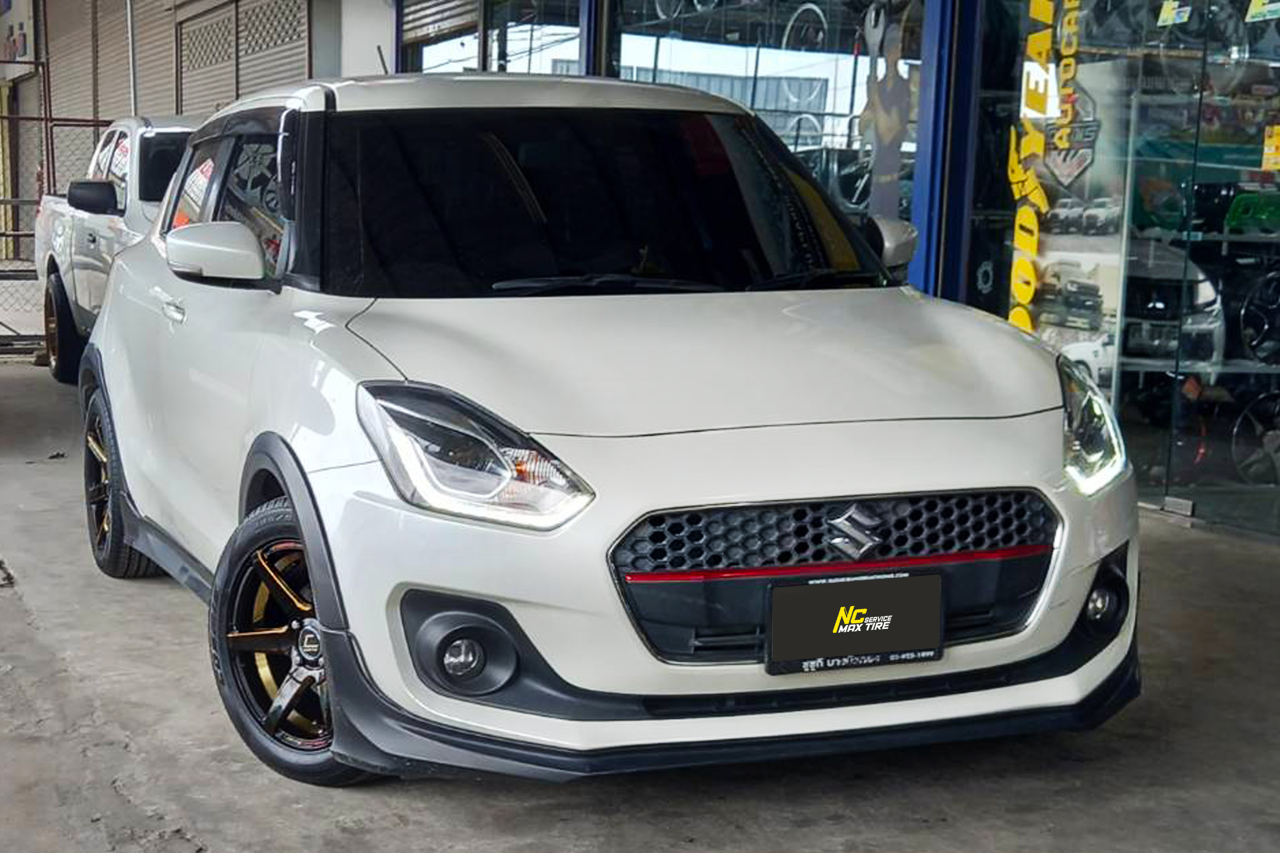 Suzuki Swift / ล้อแม็กขอบ15 / Cosmis / InnerlineS1 / S1 / 15x7.0 4H100 ET30 / Decibel / DR1 / 195/55R15