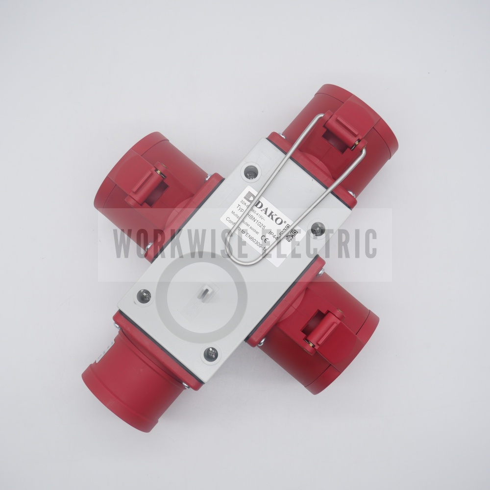 "DAKO PLUG" HBN 1025 ปลั๊กแยกสามทาง 5ขา 3P+N+E 32A IP44