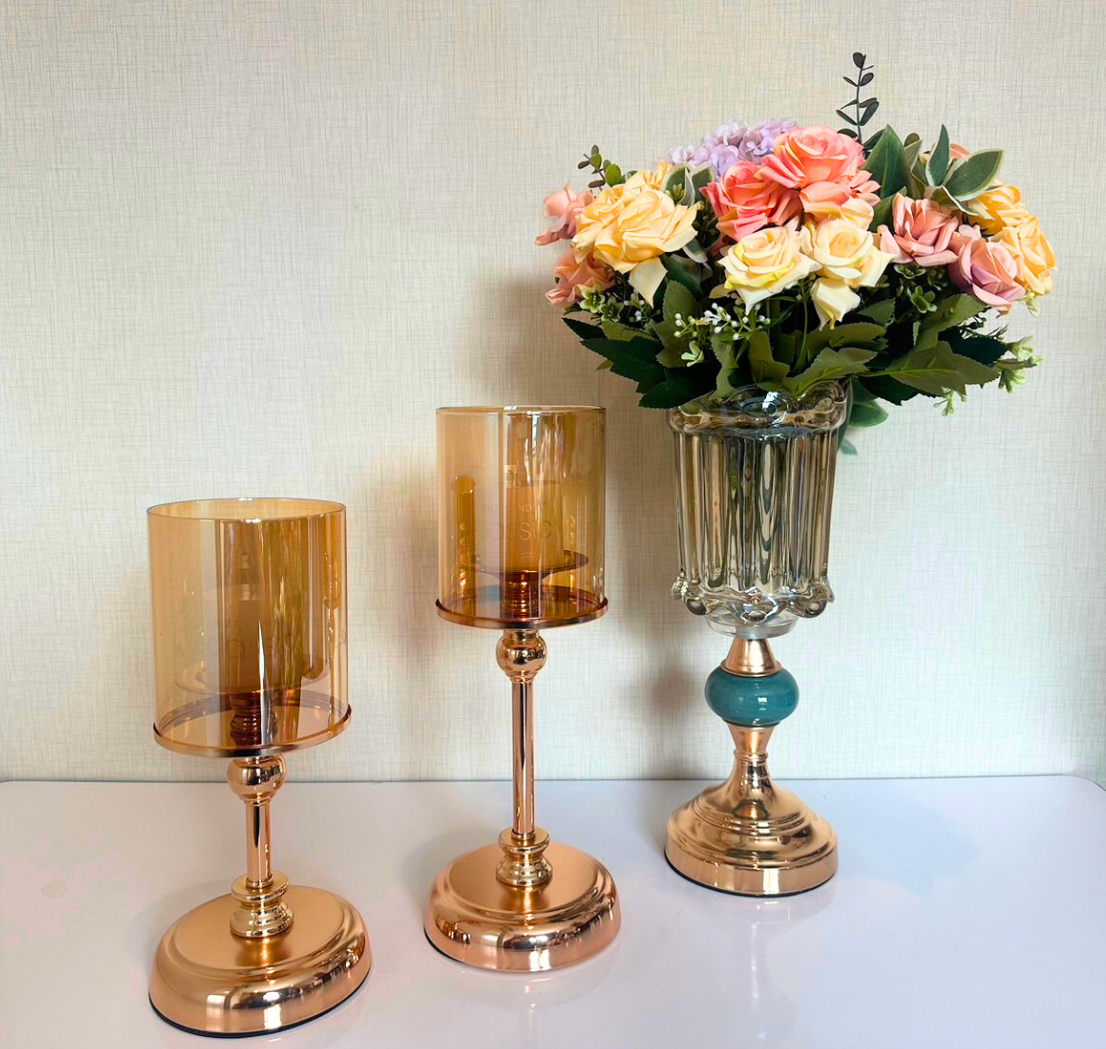 แจกันตกแต่งบ้าน ดอกไม้ประดิษฐ์พร้อมแจกัน เชิงเทียนตกแต่ง เชิงเทียนสีทอง แจกันดอกไม้ปลอม ดอกไม้ตั้งโต๊ะ เชิงเทียนทองเหลือง ST501E801