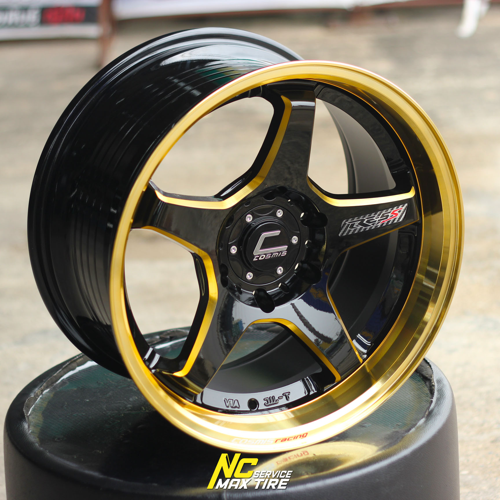 ล้อแม็กขอบ18 / Cosmis / RE5S / ล้อแม็กสีดำเงาขอบทอง / 18x9.5 6H139.7 ET25