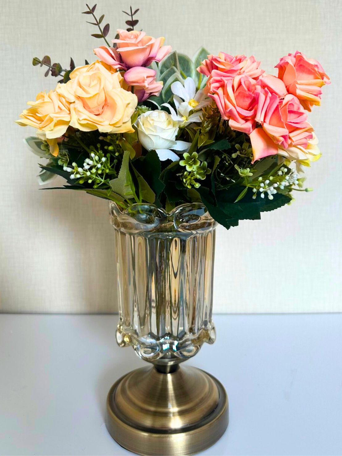 แจกันตกแต่งบ้าน ดอกไม้ประดิษฐ์พร้อมแจกัน เชิงเทียนตกแต่ง เชิงเทียนสีทอง แจกันดอกไม้ปลอม ดอกไม้ตั้งโต๊ะ เชิงเทียนทองเหลือง ST501E801