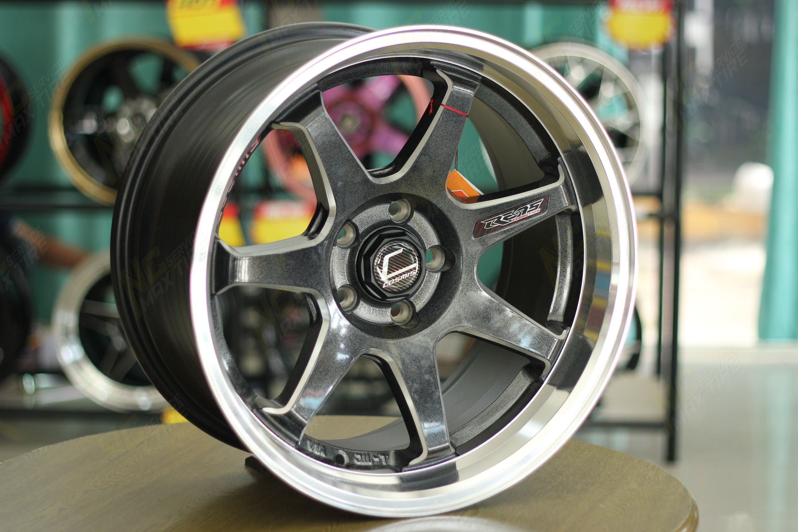 ล้อแม็กขอบ18 / กระบะเตี้ย 5 รู / ชุดCustom Color / Cosmis Re-7S / 18x9.5/10.5 5h114.3 ET15/12
