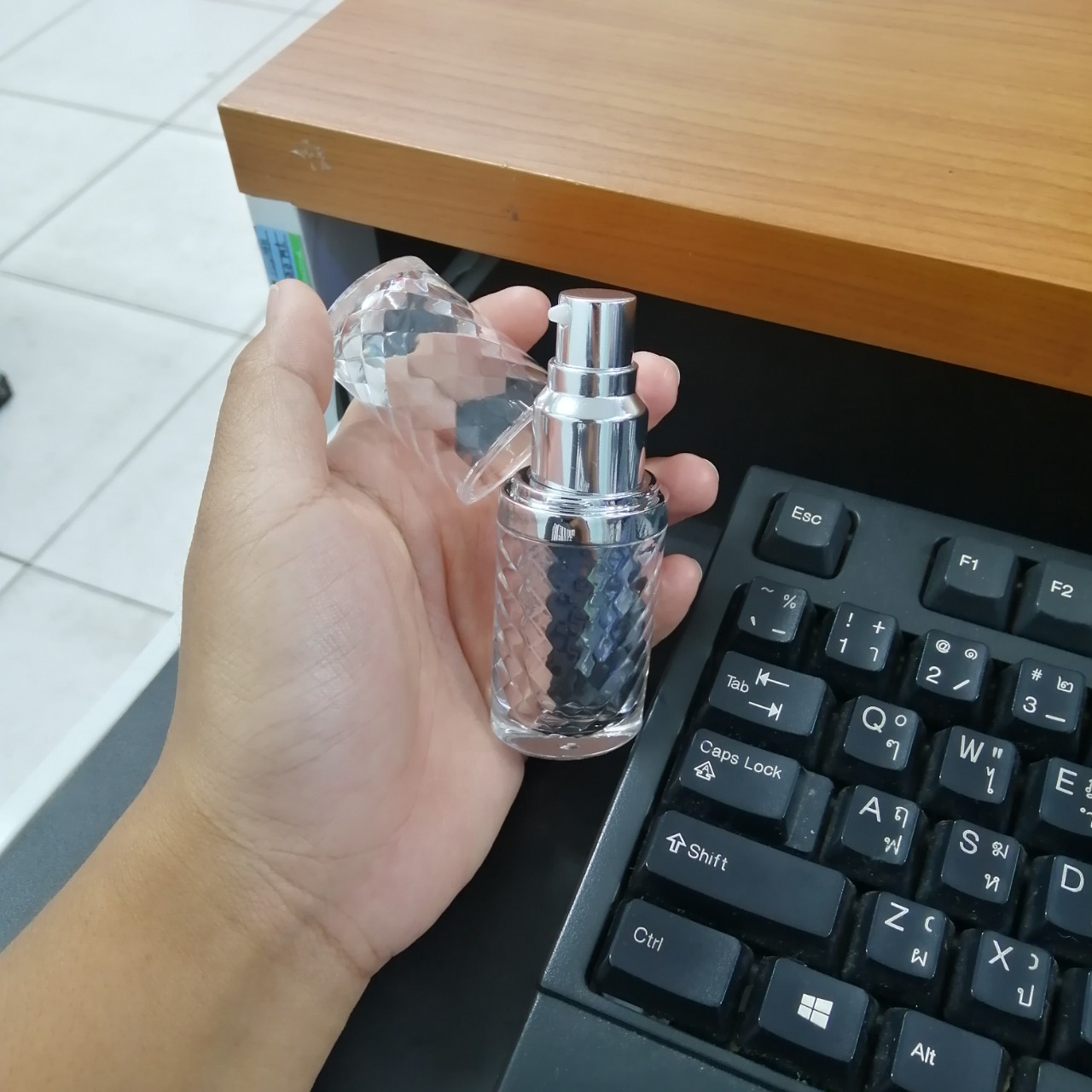 ขวดอะคริลิค ขนาด15ml สูง10.2cm กว้าง3.5cm สีเงิน ขวดปั้มเจล ขวดปั้มเซรั่ม ขวดเปล่า พร้อมส่ง