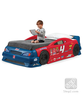 STEP2 Stock Car Convertible Bed