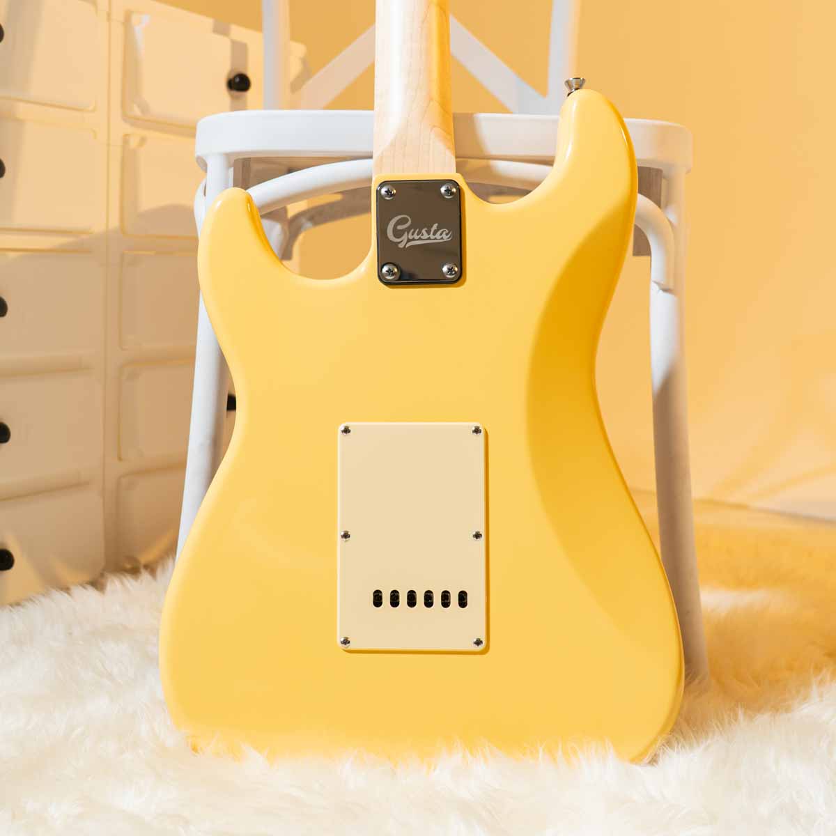 กีตาร์ไฟฟ้า Gusta GST-125 Bonnie Star