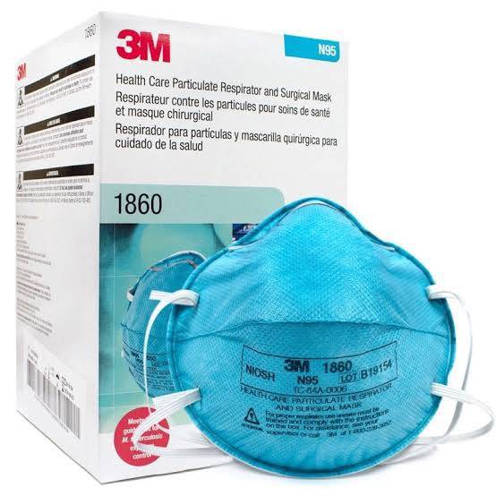 หน้ากาก N95 แบรนด์ 3M รุ่น 1860 สำหรับสวมใส่ครอบคลุมจมูกและปาก เพื่อป้องกันไม่ให้อนุภาค (PARTICLE) ฝุ่น (DUST) ละออง (MIST) เชื้อโรคและแบคทีเรีย ที่ปนเปื้อนในบรรยากาศ ผ่านเข้าสู่ระบบทางเดินหายใจ สวมใส่สบาย หายใจสะดวก มาตรฐาน N95 โดย 1 กล่อง บรรจุ 20 ชิ้น
