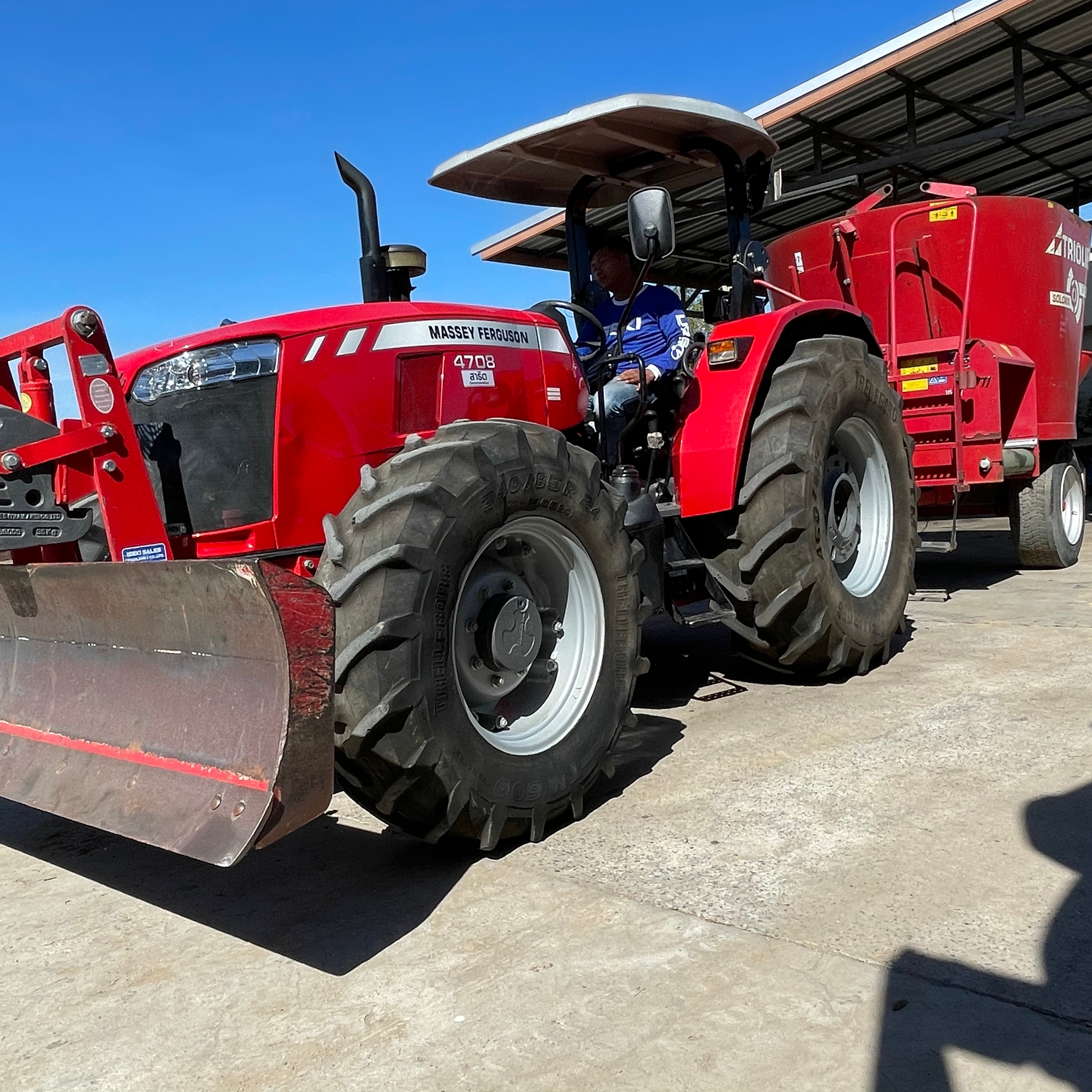 เครื่องผสมอาหาร วัว tmr มือสอง Trioliet 7 คิว ผสมอาหารได้ 3 ตันขึ้นไป