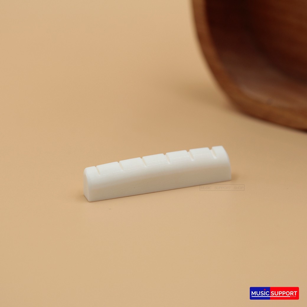 นัท - หย่องบน กีตาร์โปร่ง (กระดูกแท้)