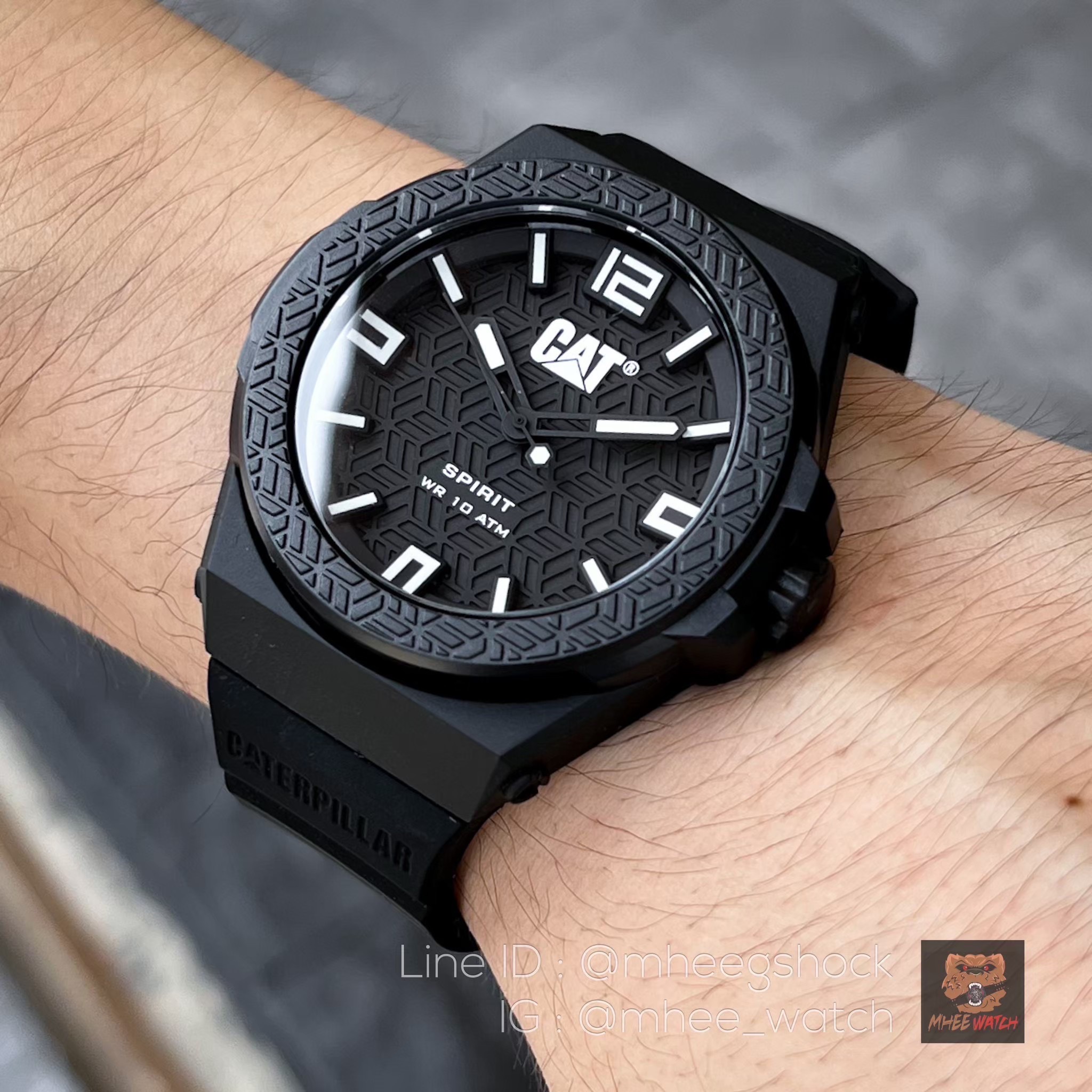 The Black CAT very Rare item CATERPILLAR Super Luminova Dial with Box Set