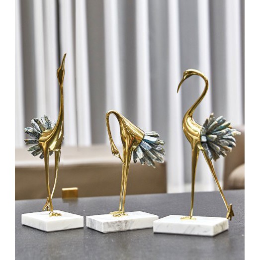 CT015B016 FAMITOSS Home Decoration ตั้งโชว์อุปกรณ์ตกแต่งบ้าน ของตกแต่งห้อง รูปปั้น โมเดลตกแต่งบ้าน โทน สีทอง หรูหรา