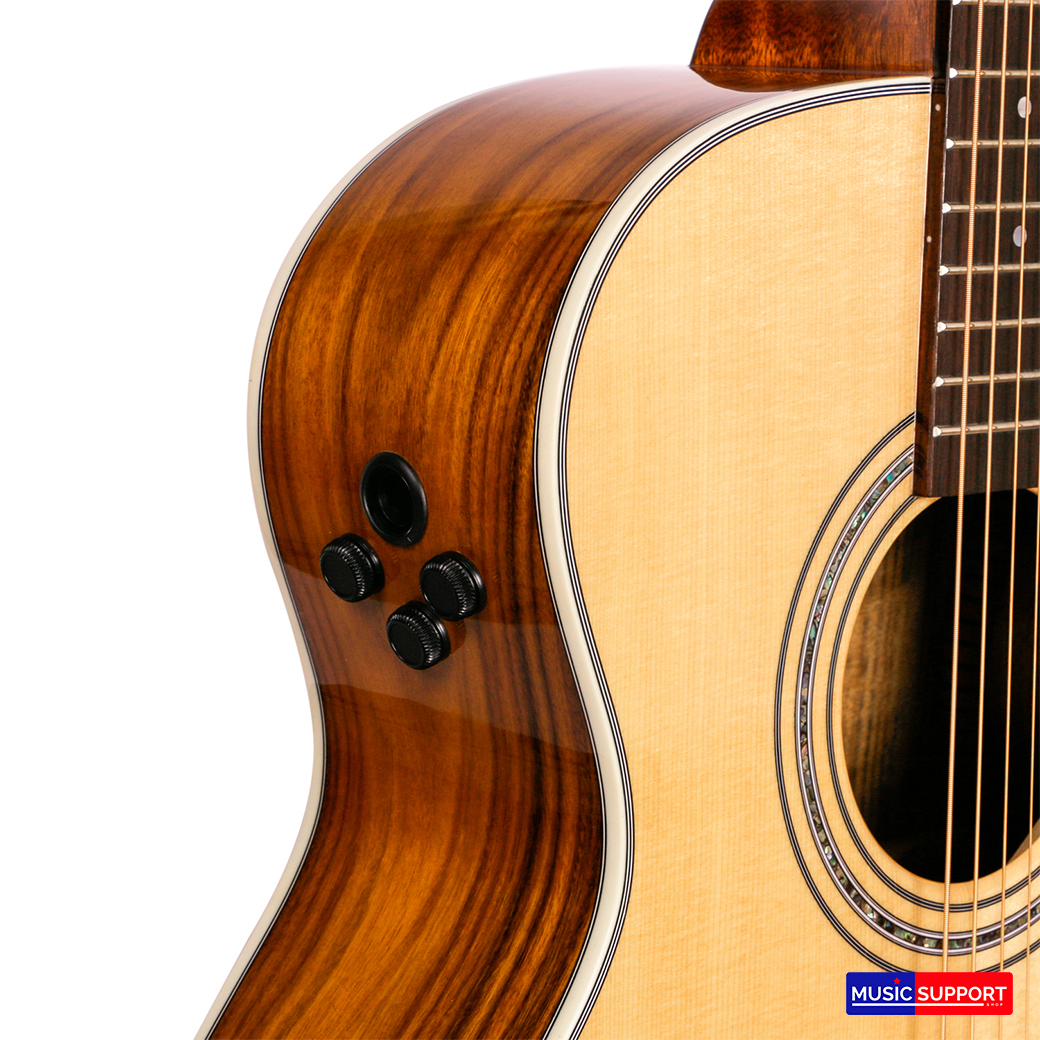 Saga SF850GE Acoustic Guitar กีตาร์โปร่ง + กระเป๋า