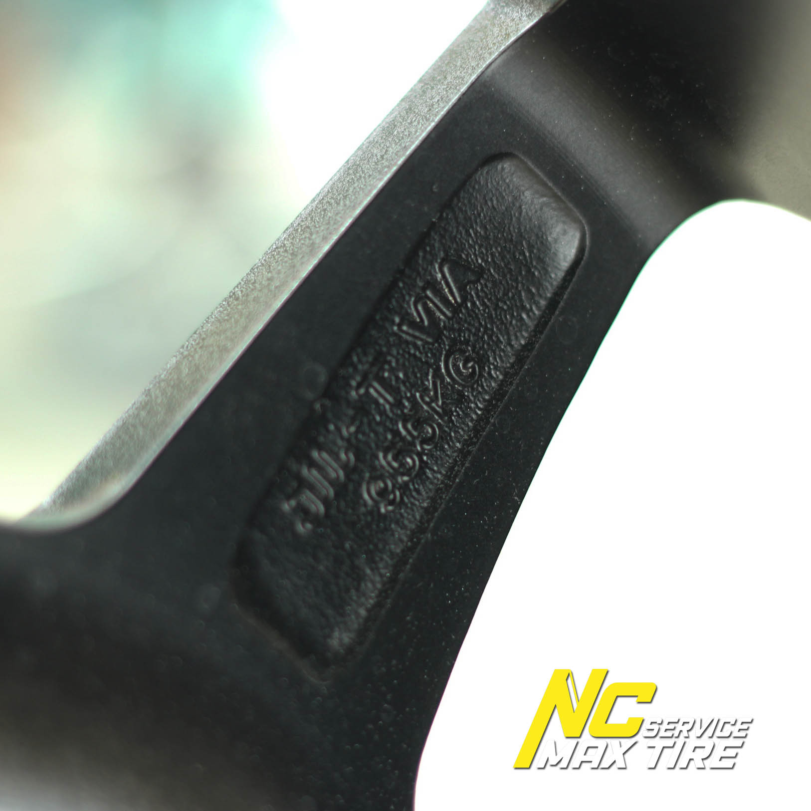 ล้อแม็กขอบ18 / กระบะเตี้ย 5 รู / ชุดCustom Color / Cosmis Re-7S / 18x9.5/10.5 5h114.3 ET15/12