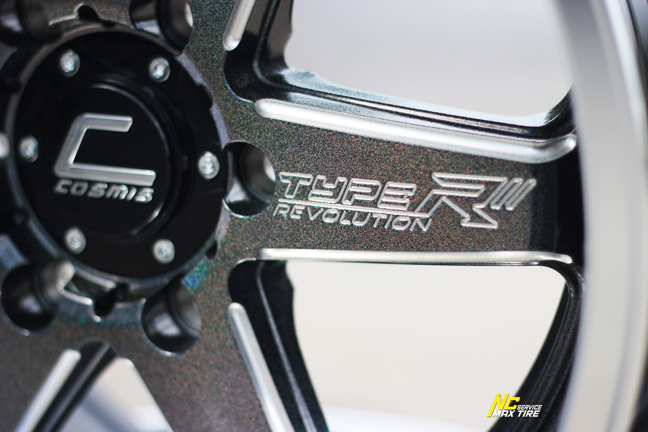 ล้อแม็กขอบ18 / Cosmis Type-R Revolution / สำหรับกระบะ / 18x9.5/10.5 6H139.7 ET25/30 / สี Power Silver Galaxy