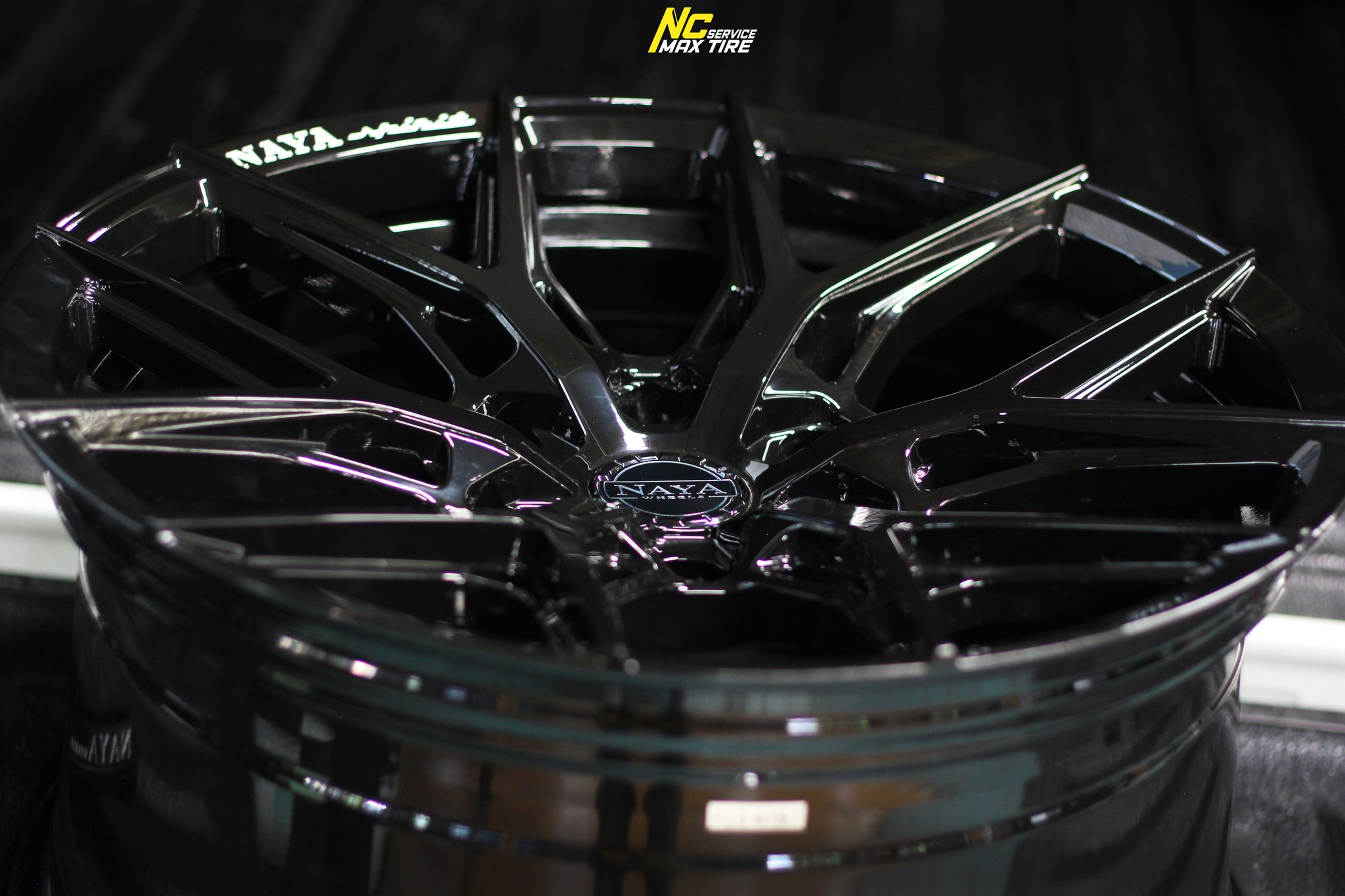 ล้อแม็กขอบ18 / Cosmis / NAYA / Alpha-6 / 18×9.0 6H139.7 ET20 / ล้อแม็กสีดำเงาทั้งวง / สำหรับกระบะตัวสูง SUV PPV / NC