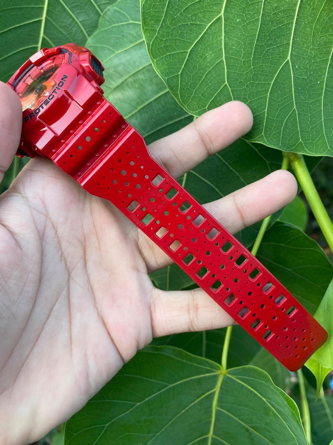 Ga-110LP-4A แดงฉ่ำ