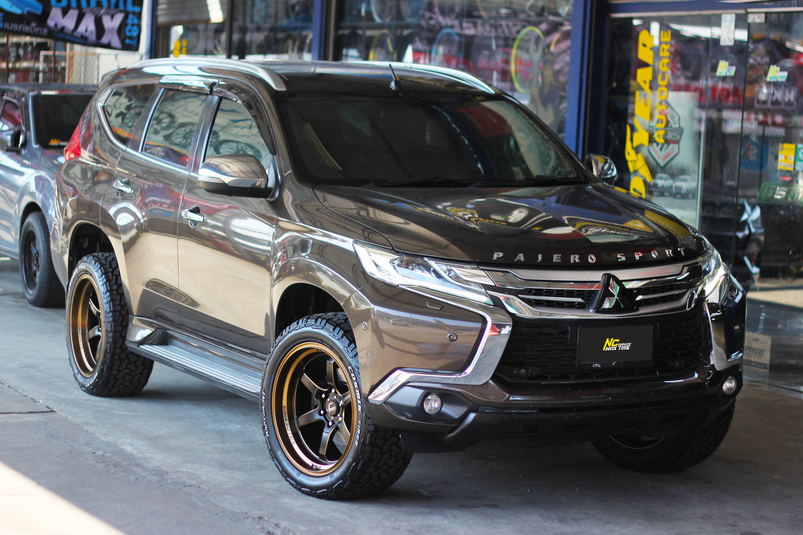 Mitsubishi Pajero Sport / ล้อแม็กขอบ20 / Cosmis / XT-006R / 20x9.5 6H139.7 ET5 / Raptor AT / 265/50R20 / SUV / PPV