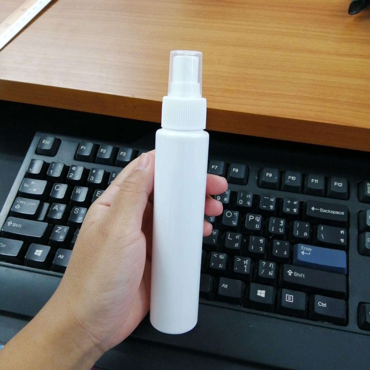 ขวดพลาสติกขนาด100ml สีขาว พร้อมหัวสเปรย์สีขาว ขวดสเปรย์ ขวดพร้อมหัวสเปรย์ ราคาส่ง มีของจำนวนมาก พร้อมส่ง