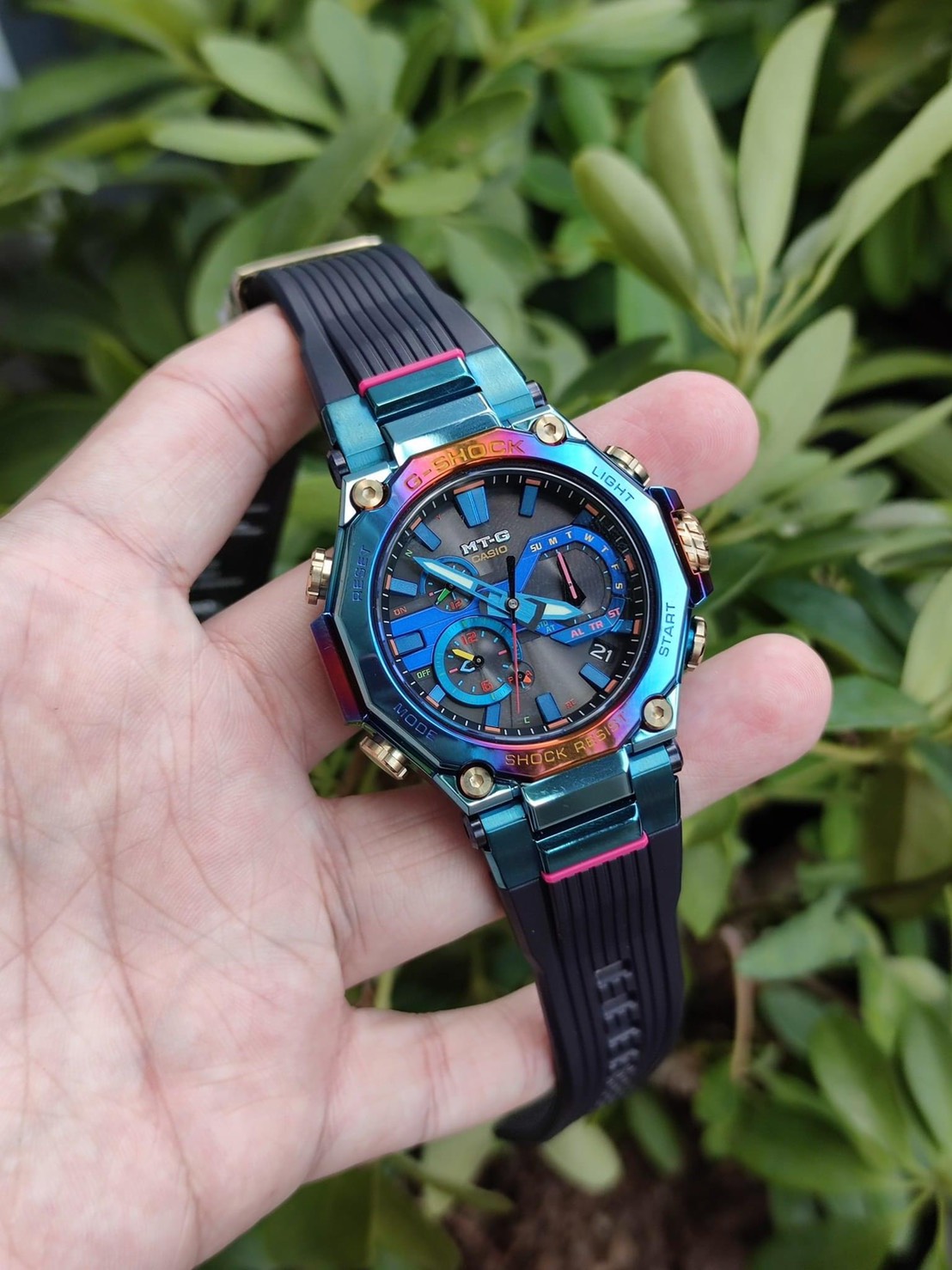 G-Shock Limited Rainbow MTG-B2000PH-2A Limited Edition very rare item