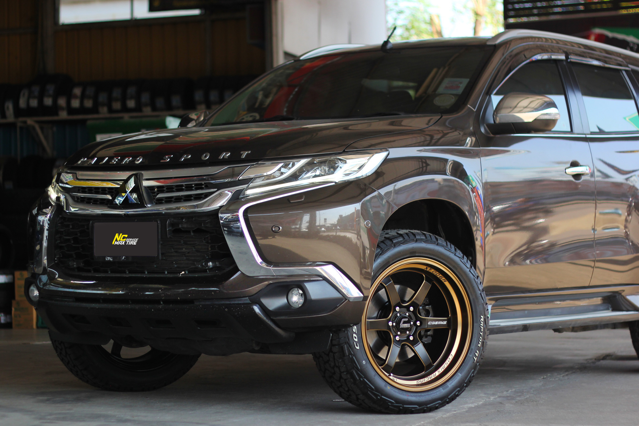 Mitsubishi Pajero Sport / ล้อแม็กขอบ20 / Cosmis / XT-006R / 20x9.5 6H139.7 ET5 / Raptor AT / 265/50R20 / SUV / PPV