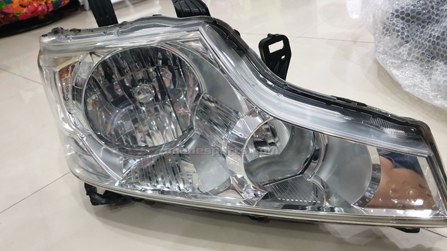 โคมไฟหน้า Honda STEP WGN SPADA