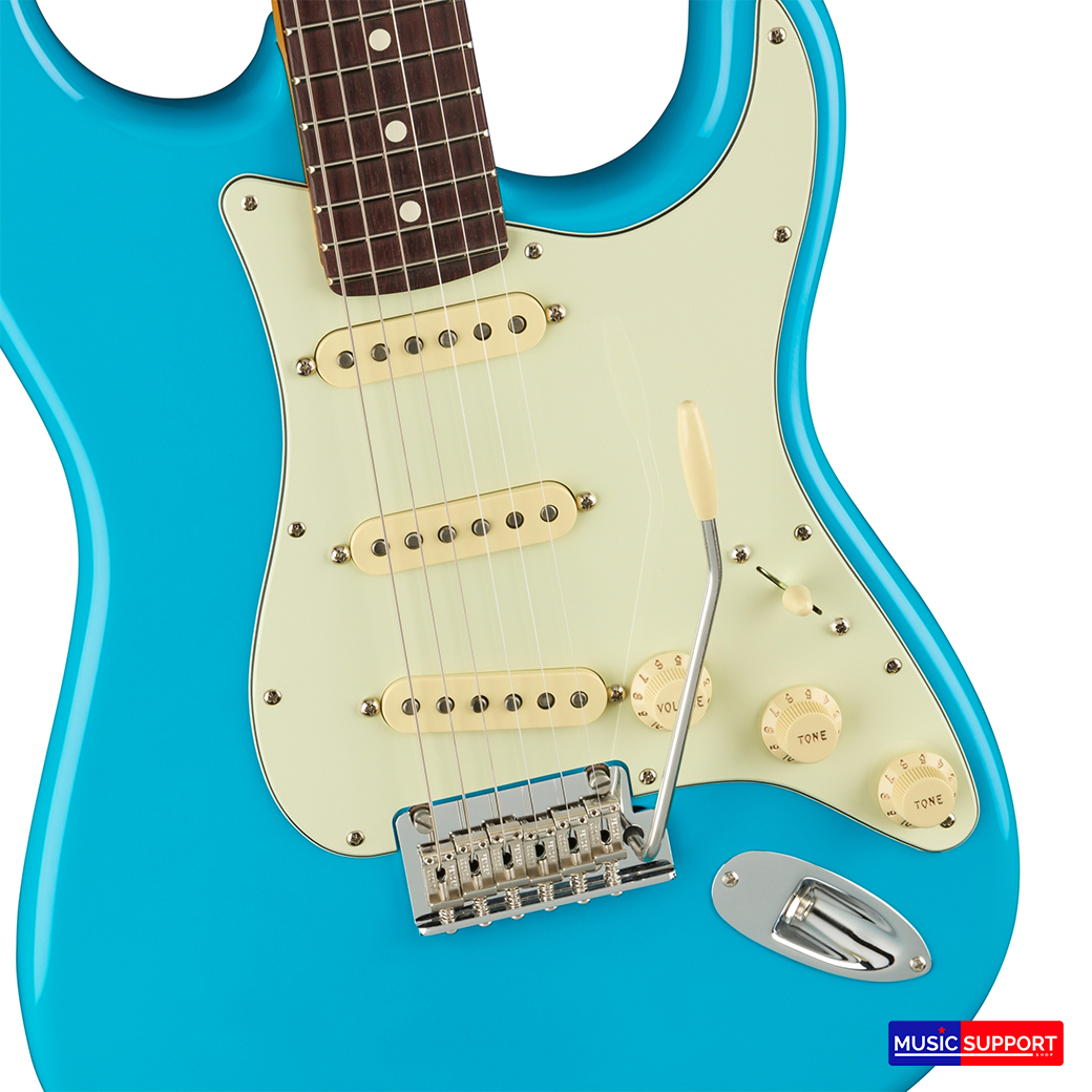 กีตาร์ไฟฟ้า Fender American Professional II Stratocaster RW