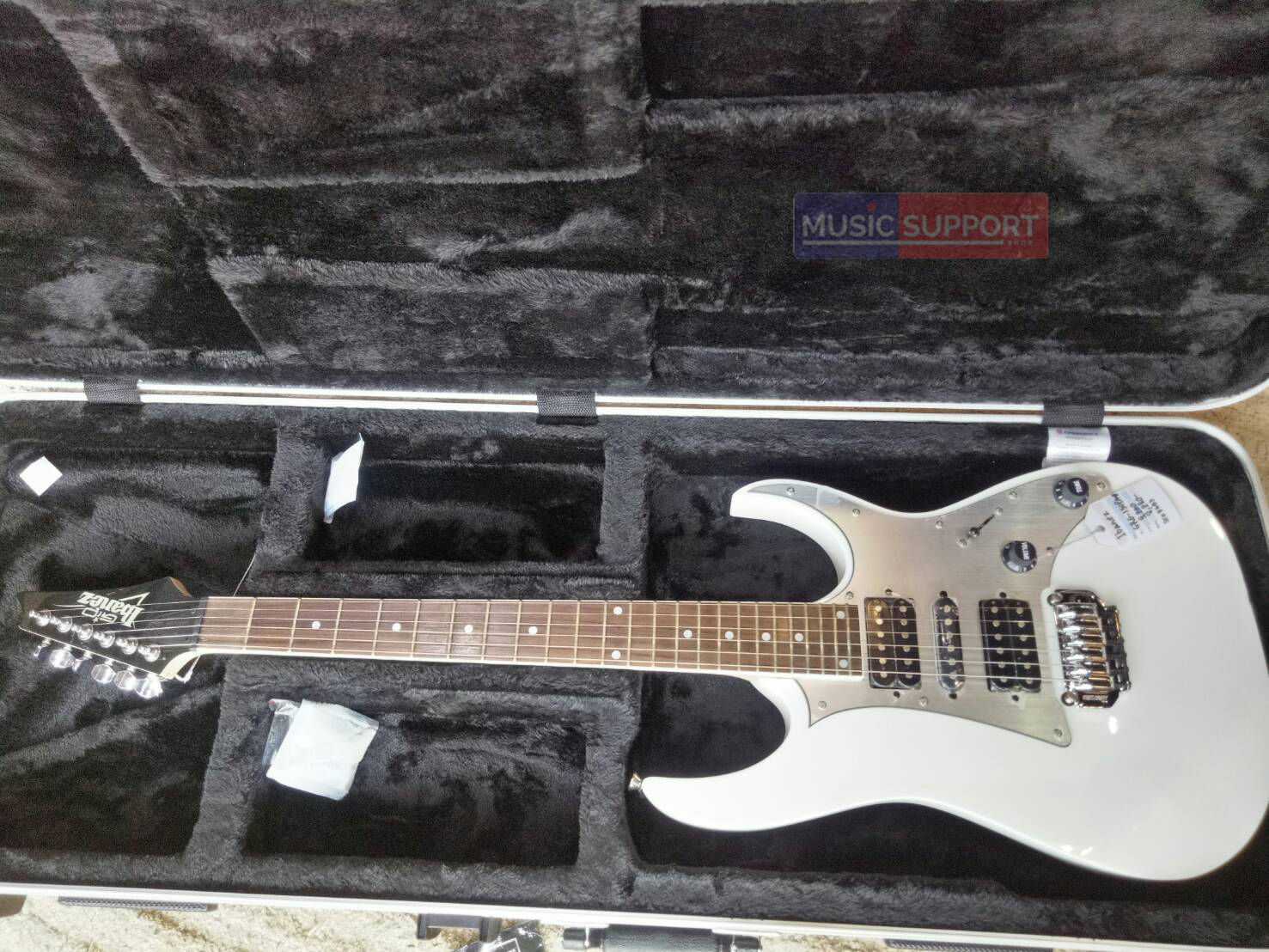 ฮาร์ดเคสกีตาร์ไฟฟ้า CROSSROCK CRA860EBK Electric Guitar Care with TSA