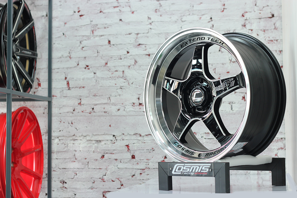 ล้อแม็กขอบ17 COSMIS TYPE-G V.2 สีเงินหน้าดำ สำหรับรถเก๋ง (ราคาต่อวง)