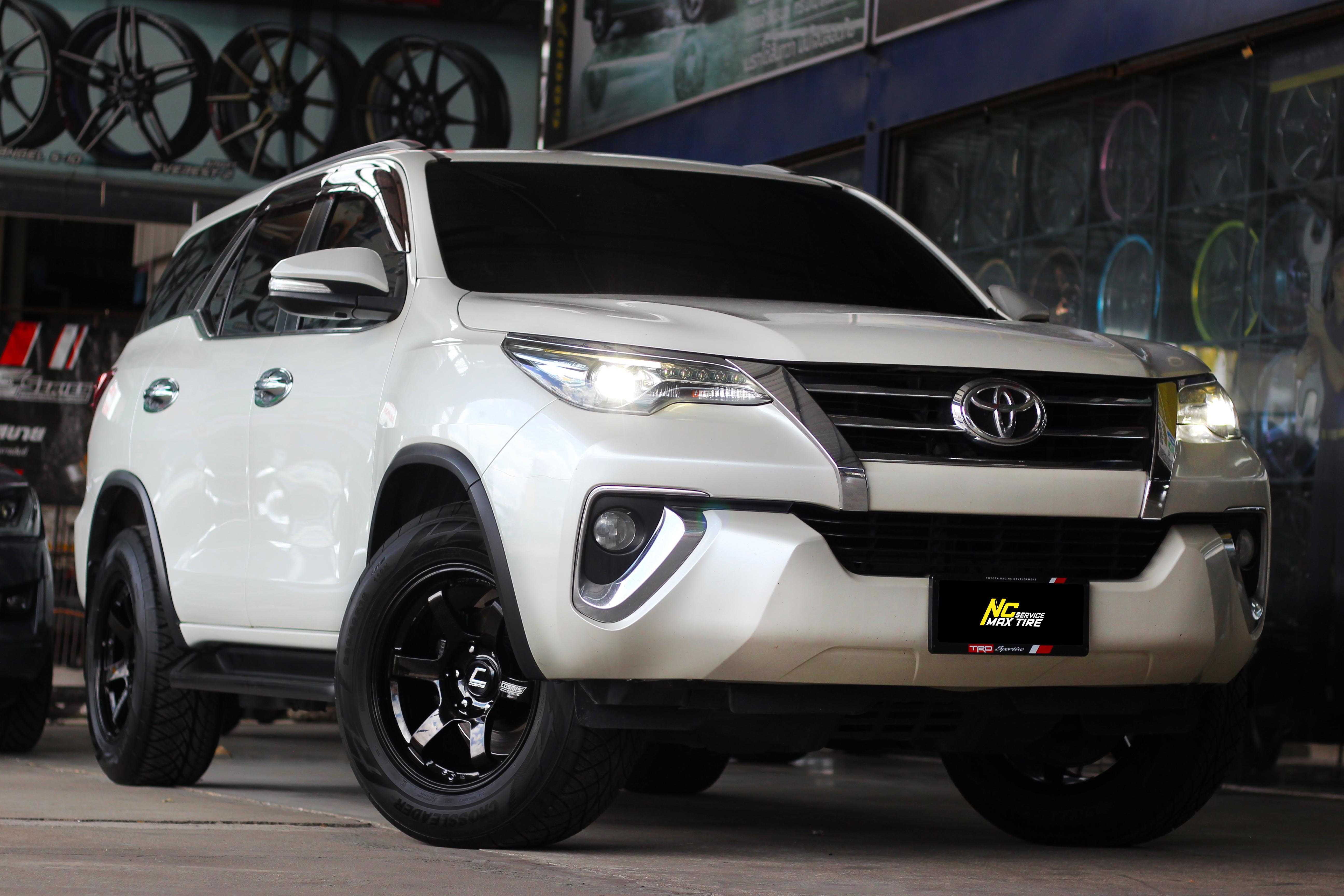 Toyota Fortuner / SUV / ล้อแม็กสำหรับกระบะ / ล้อแม็กขอบ18 / RG-06SR / 18x9.0 6H139.7 ET0 / ล้อแม็กสีดำเงาทั้งวงCNCหยอดตัวหนังสือขาว / ล้อแม็กสวยๆ / SUV PPV / NC / NCล้อแม็ก