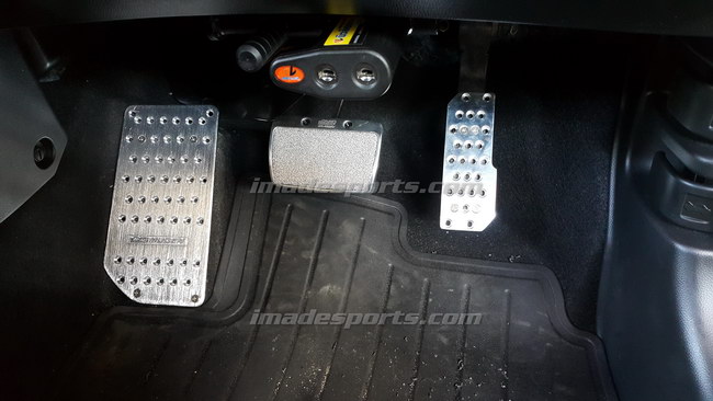 แป้นเบรค คันเร่ง ครัช Autoและ Manual M/T (MDL และMG styles)