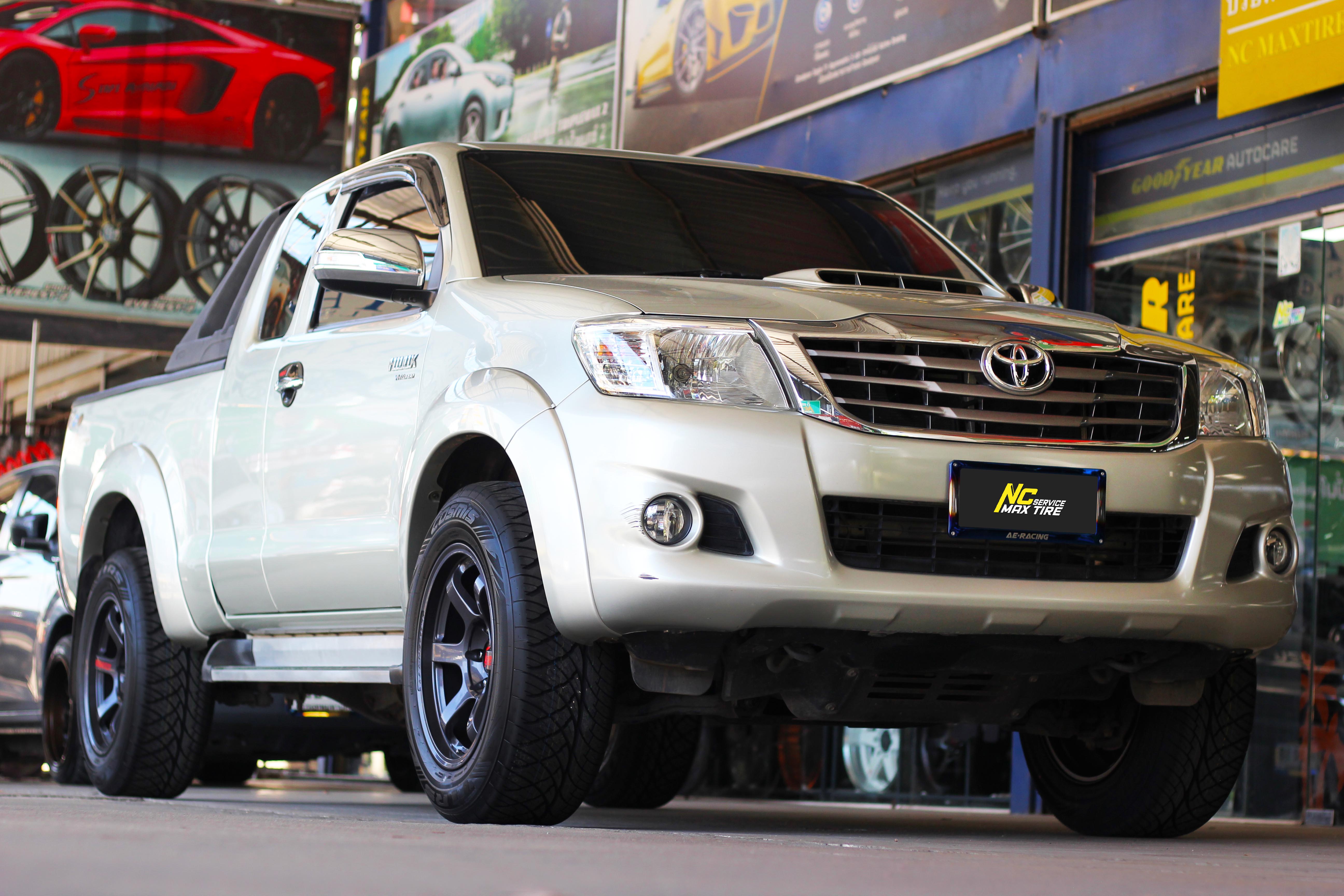 TOYOTA VIGO CHAMP / ล้อแม็กขอบ18 / Cosmis / RG-06SN / 18x9.0 6H139.7 ET0 / ล้อแม็กสีเทากัลเงาทั้งวงCNCหยอดตัวหนังสือแดงCNCตัวหนังสือที่ขอบ / T1RS / 265/60R18 / ล้อแม็กสำหรับรถกระบะ / ล้อแม็กสวยๆ / NCล้อแม็ก