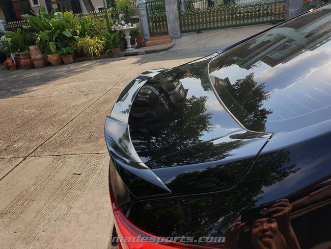 Spoiler หลังทรง DuckTail AKasaka style