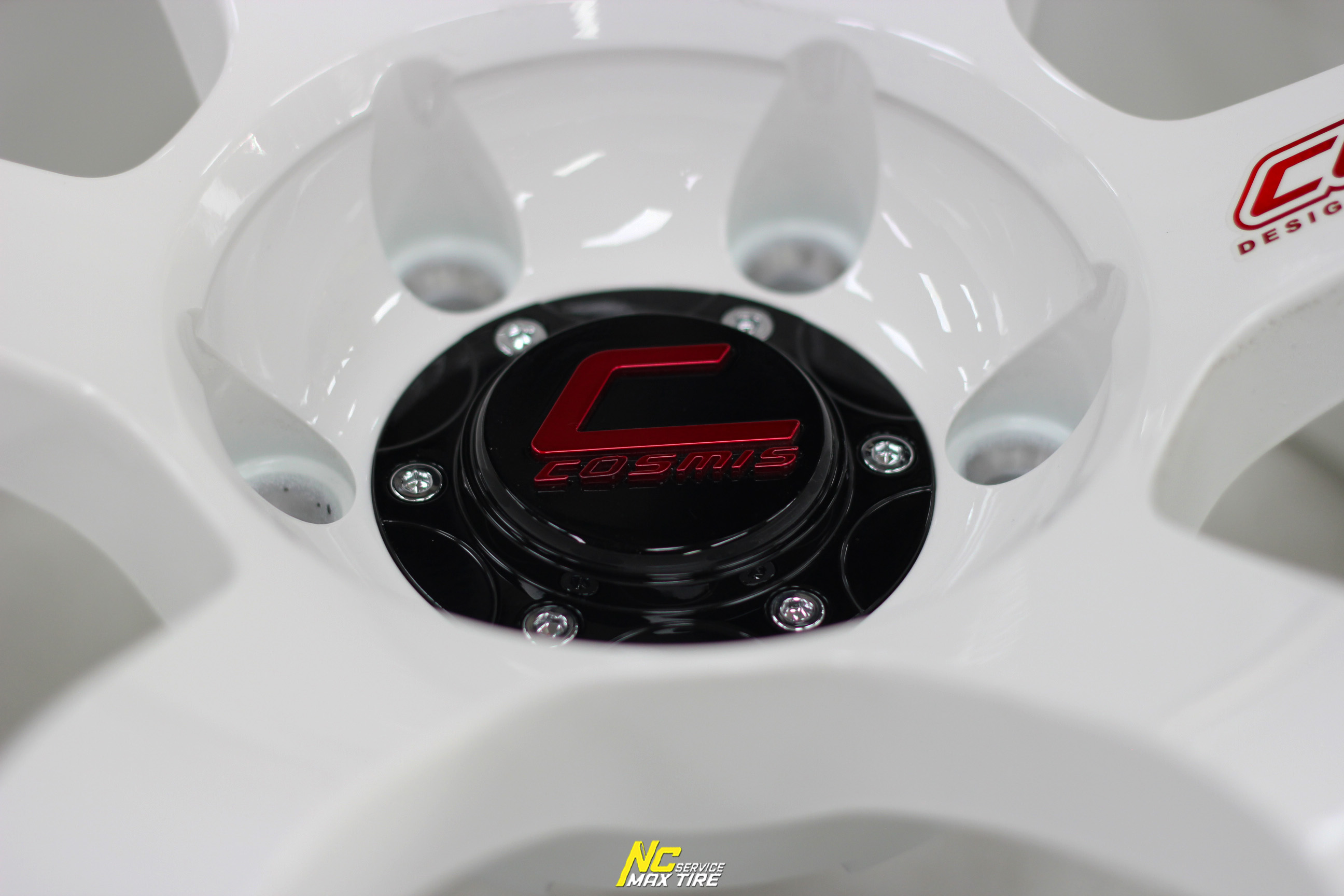 ล้อแม็กขอบ18 / Cosmis / RG06S / ล้อแม็กสีขาว / 18×9.0 6H139.7 ET0