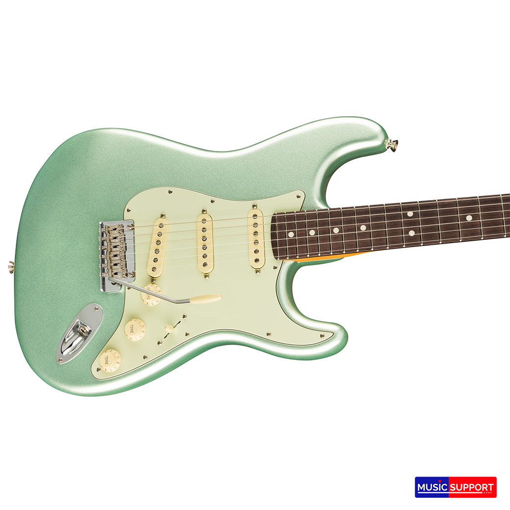 กีตาร์ไฟฟ้า Fender American Professional II Stratocaster RW