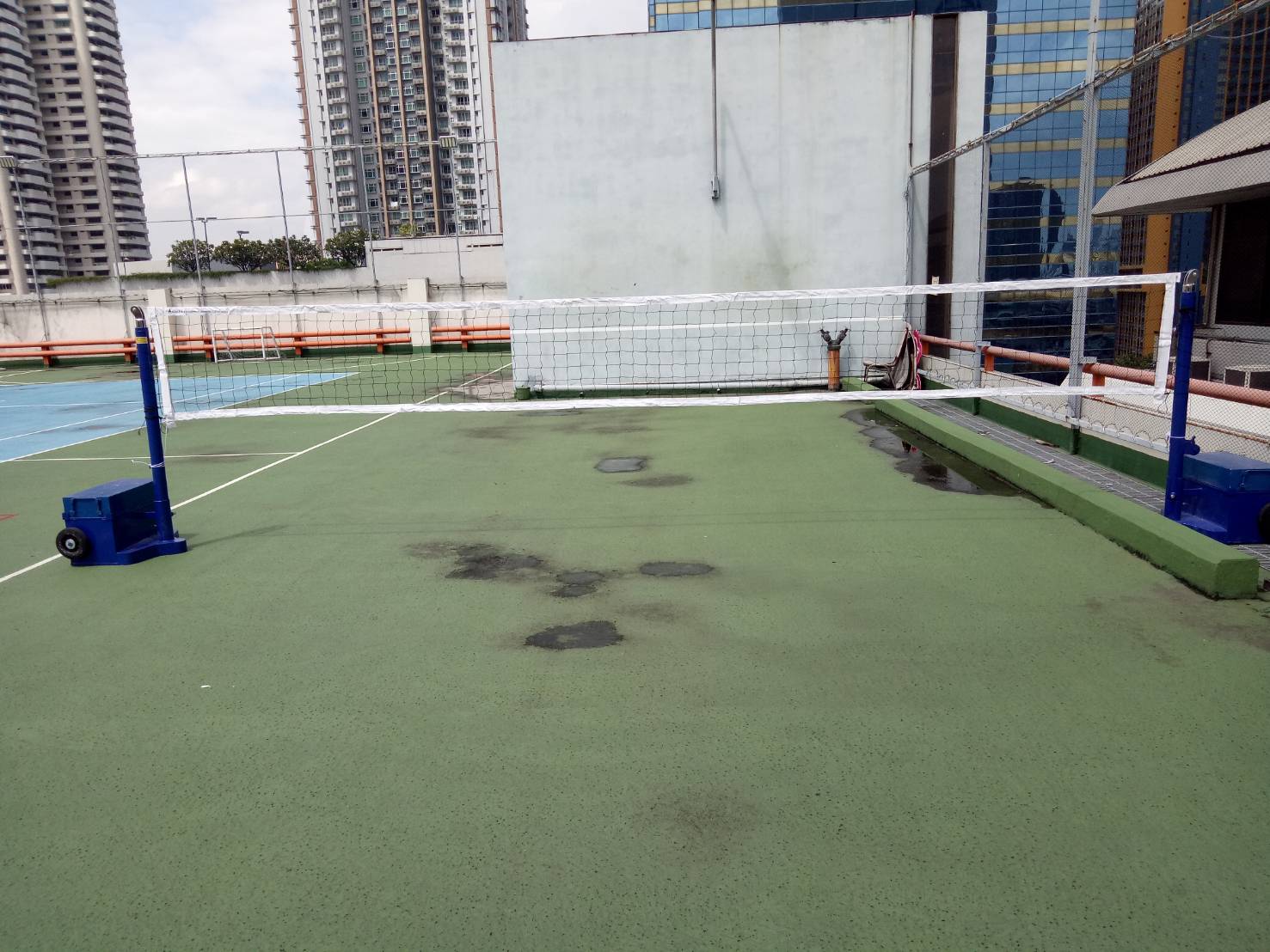 เสาอเนกประสงค์วอลเล่ย์-ตะกร้อ ระบบเฟือง แบบล้อเลื่อน พร้อมตาข่าย