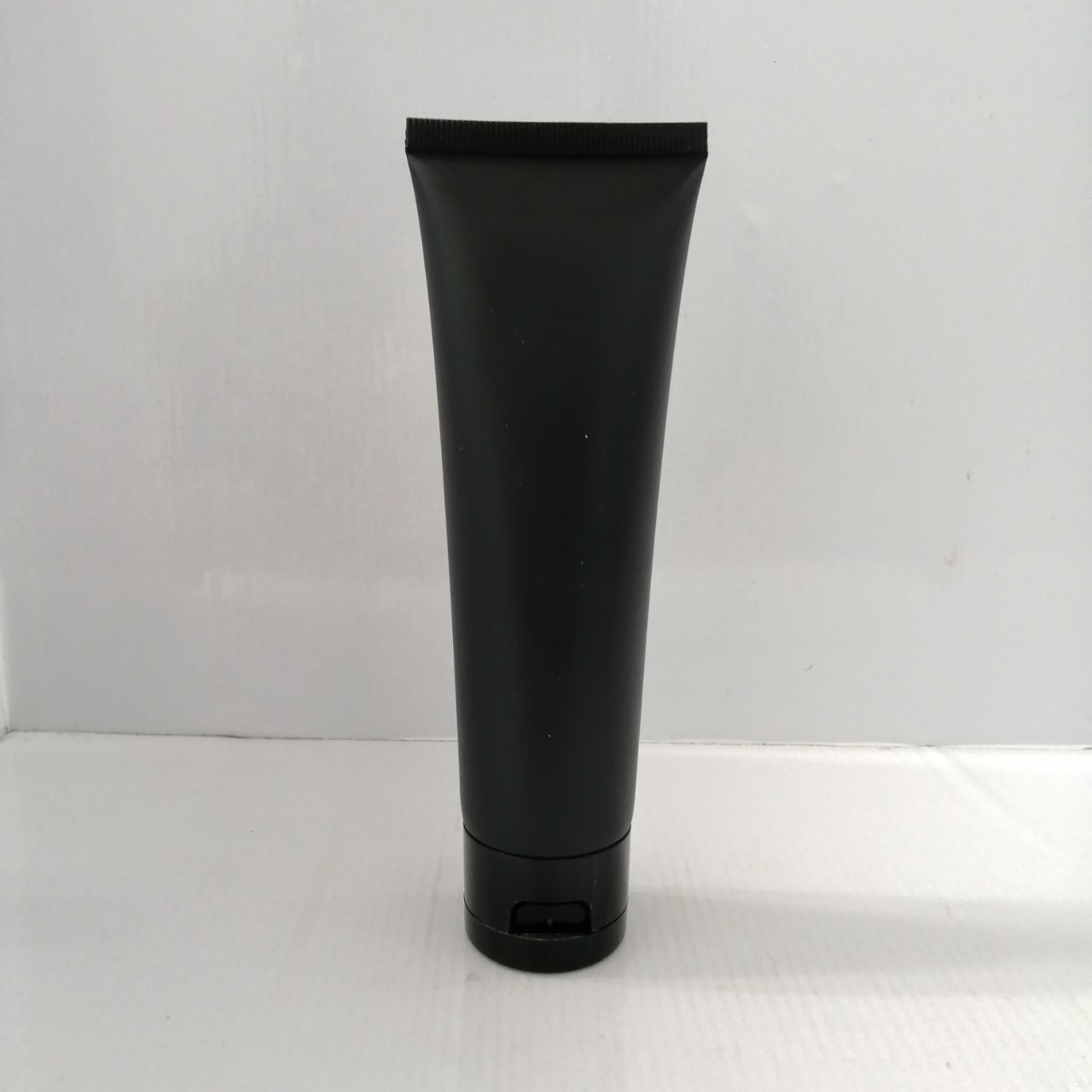 หลอดโฟม หลอดบีบ ขนาด100ml รุ่น frt-001 สีดำ พร้อมฝาป๊อกแป๊ก หลอดโฟม หลอดใส่ครีม ใสของเหลว ราคาถูก พร้อมส่ง